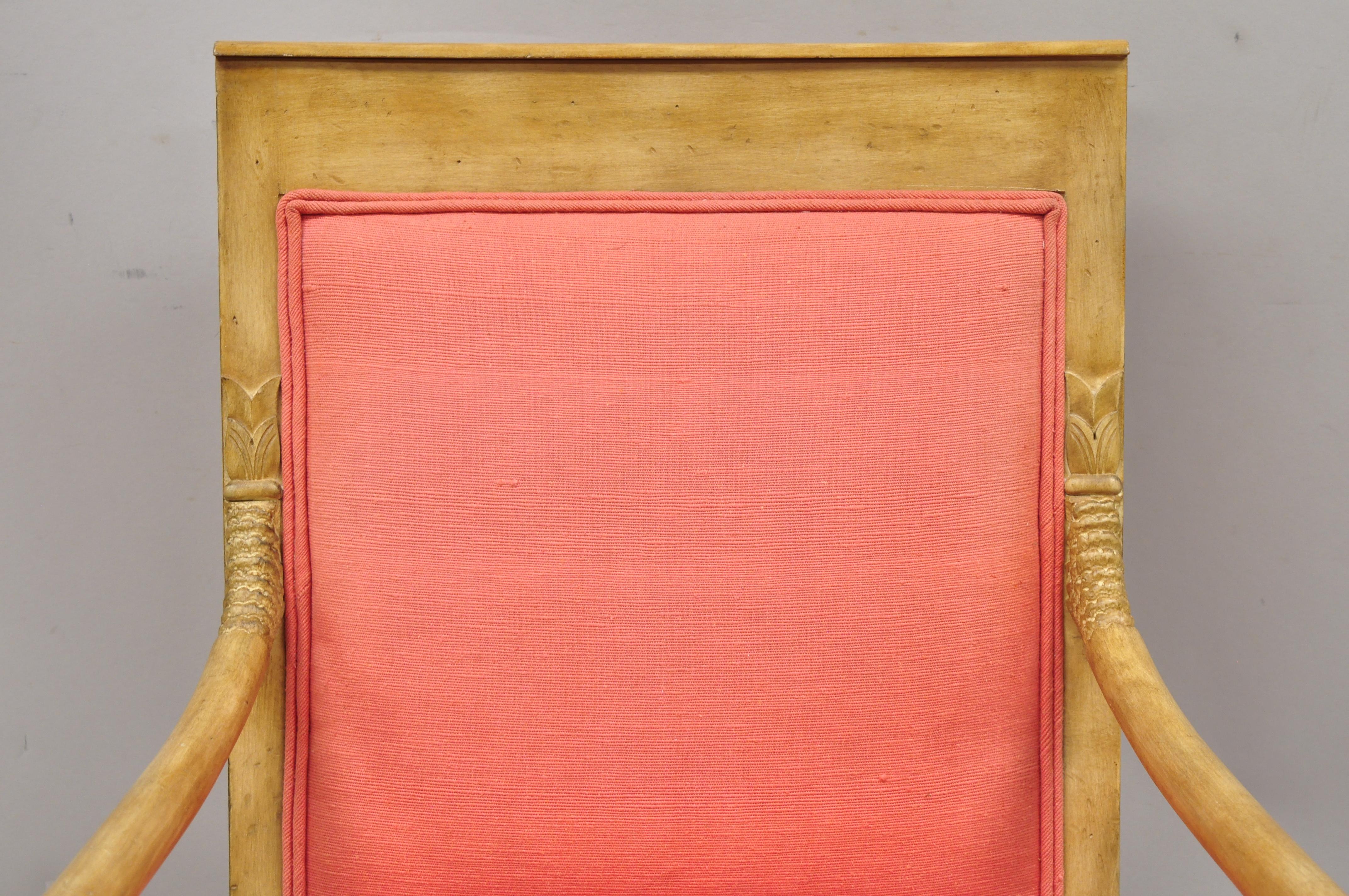 Italienischer Regency-Sessel aus der Bloomingdale Trianon Kollektion, Delphin geschnitzt, Vintage im Zustand „Gut“ im Angebot in Philadelphia, PA