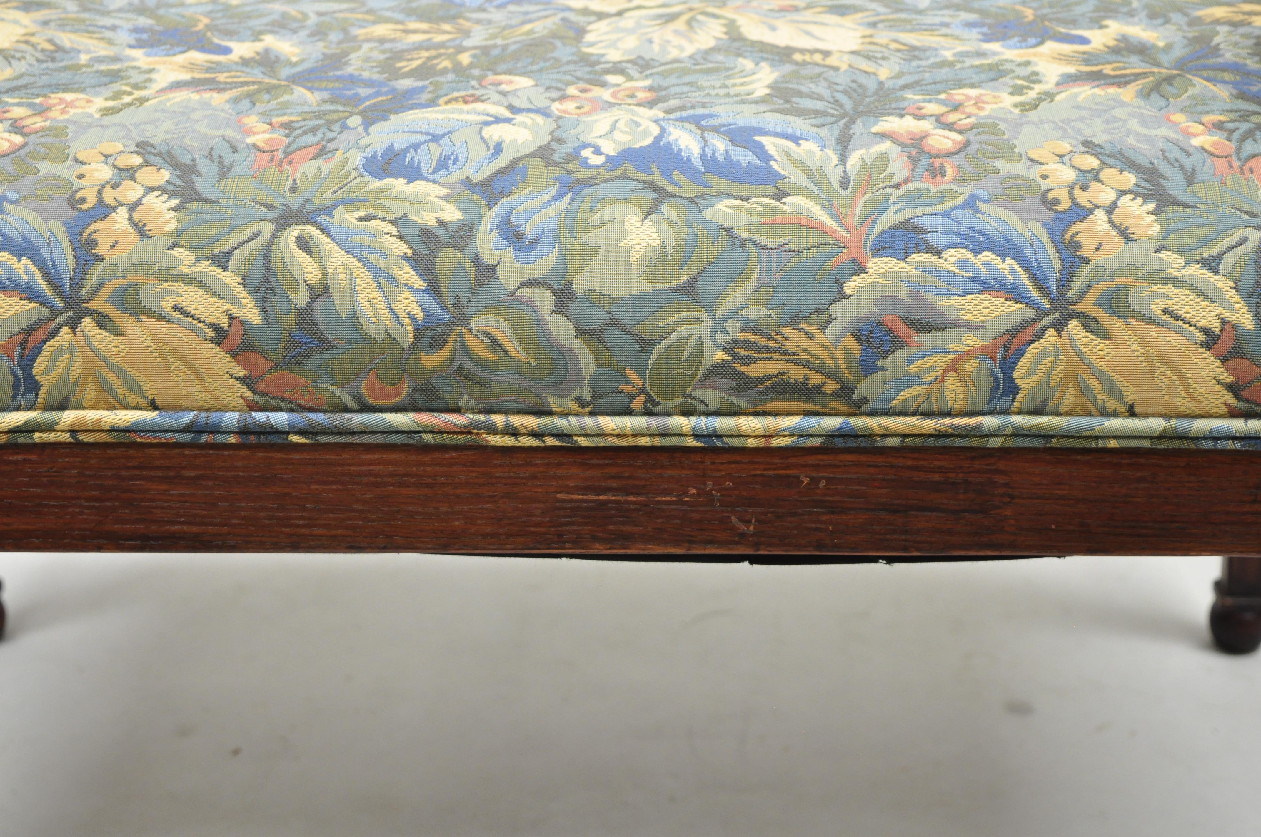 Vintage Italian Regency Figural Carved Floral Upholstered Wooden Window Bench For Sale 2