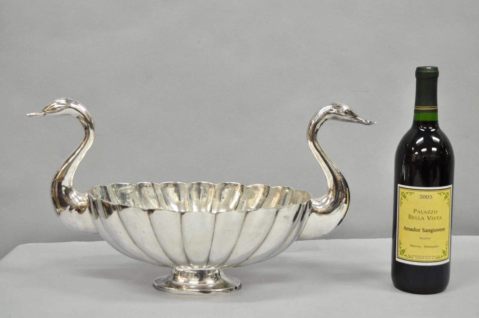 Vintage Italian Regency Silver Plated Figural Double Swan Bird Oval Fruit Bowl. Circa Mitte des 20. Jahrhunderts. Abmessungen: 10