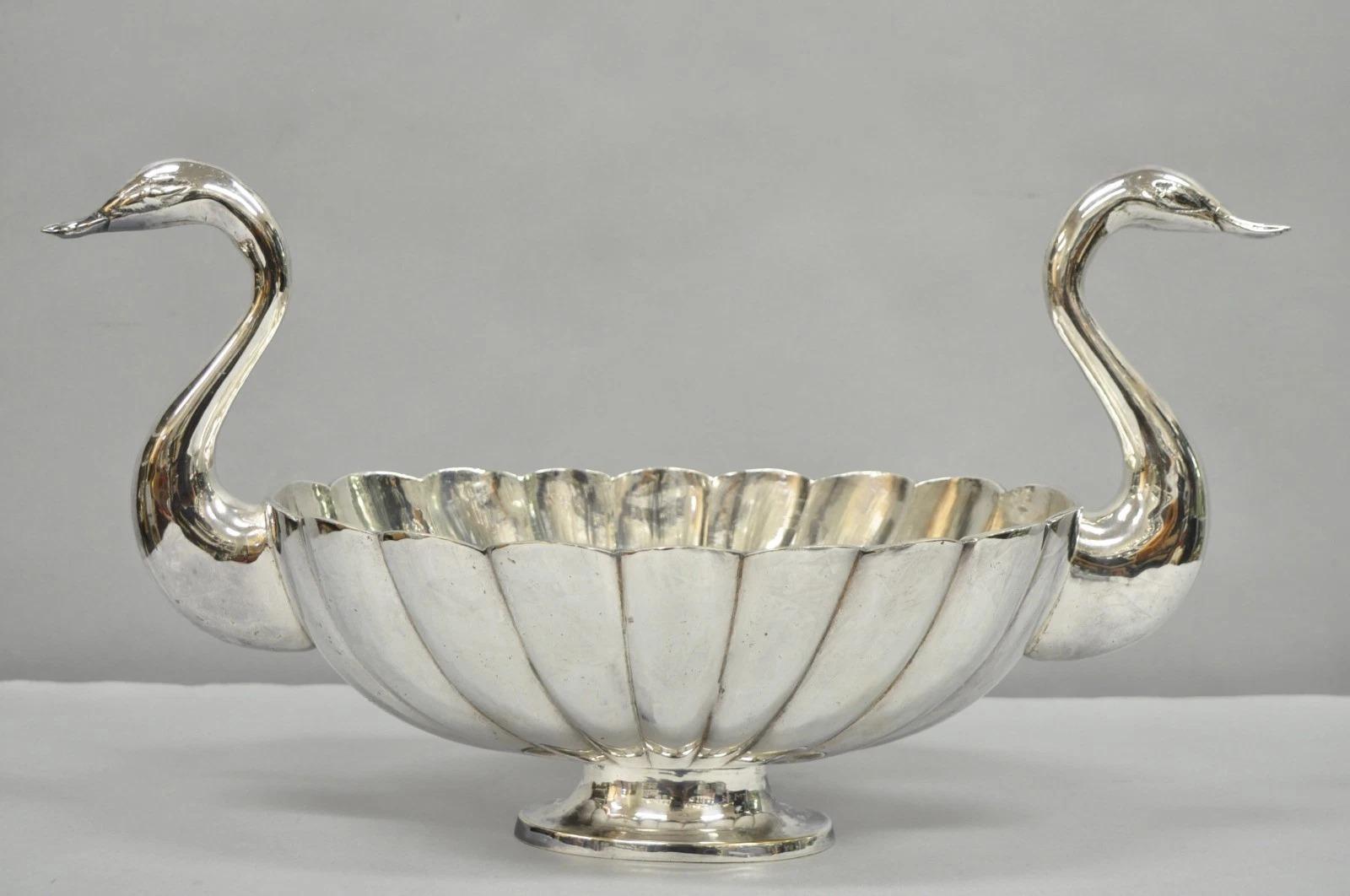 Vintage Italian Regency Silver Plated Figural Double Swan Bird Oval Fruit Bowl (Unbekannt) im Angebot