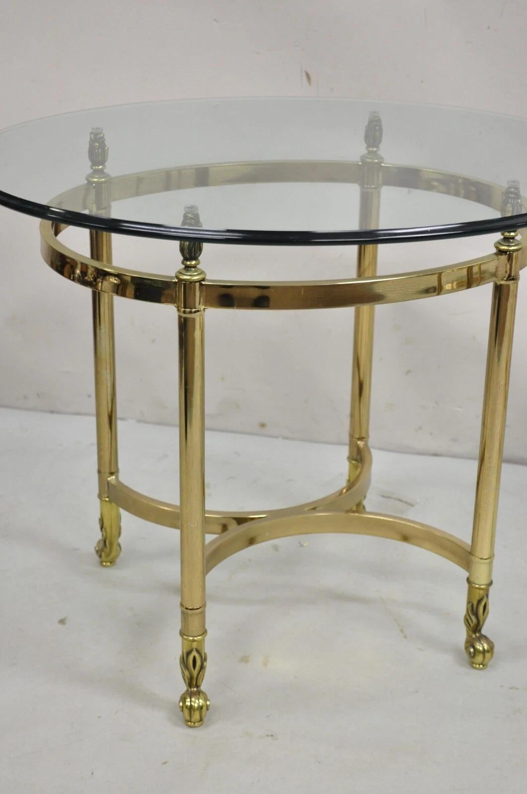 Pareja de mesas auxiliares ovaladas de latón con tapa de cristal estilo Vintage Italian Glass 3