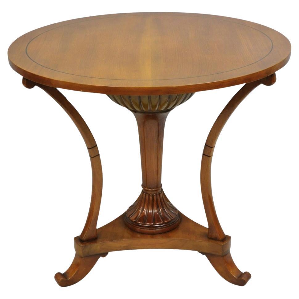 Runder Beistelltisch im italienischen Regency-Stil aus Kirschbaumholz mit Sockel im Regency-Stil