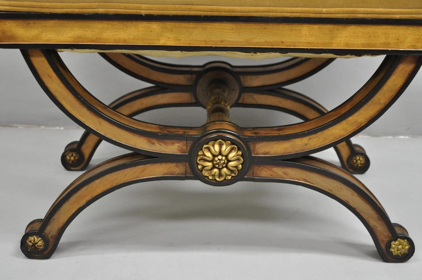 Vintage Italian Regency Style Curule geschnitzt Nussbaum gepolstert X-Bench Hocker (Unbekannt) im Angebot