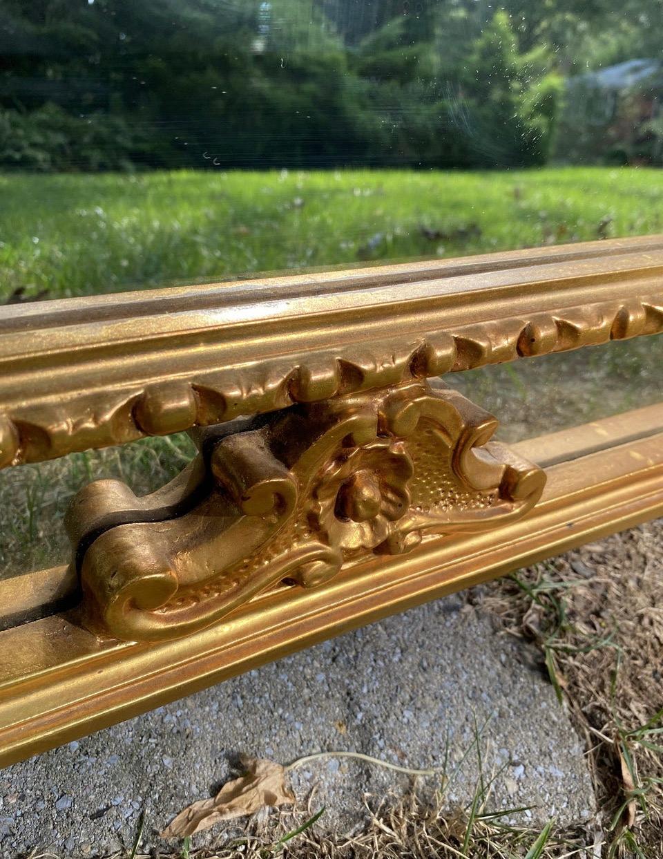 Vintage Italian Regency-Style Reproduction Gold Mirror with Dragon Accents For Sale 1