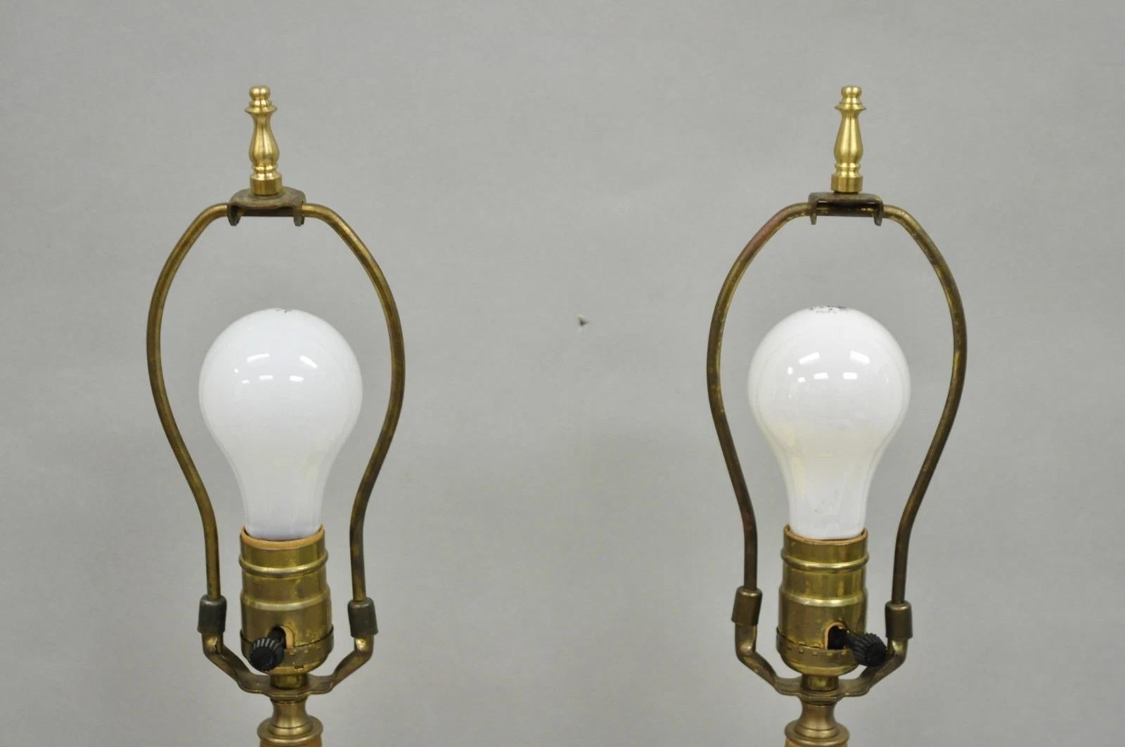 Vintage Italian Regency Tole Metal French Country Cream Gold Urn Table Lamp Pair en vente 3