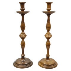 Par de candelabros vintage de madera de roble tallada, estilo renacentista italiano y jacobino, de 18,5"