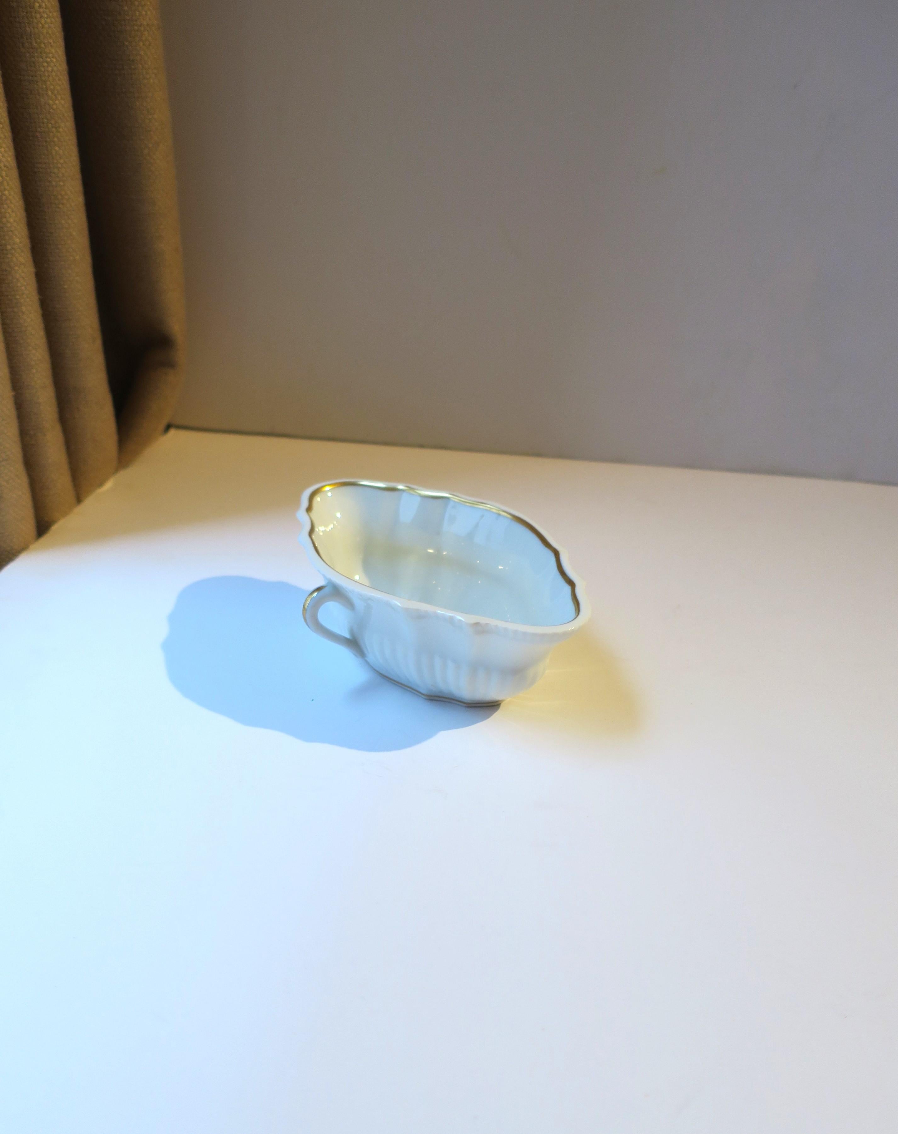 20th Century Vintage Richard Ginori Italian Blue and White Porcelain Bowl with Handles For Sale