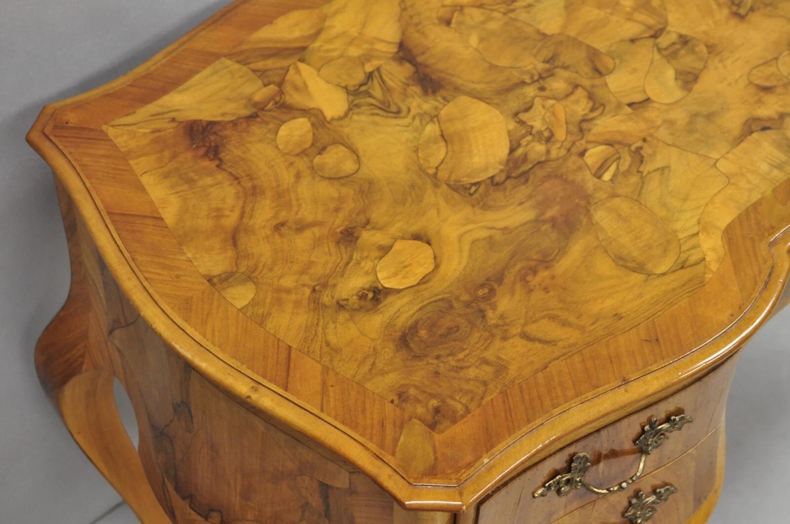 Vintage Italian Rococo French Country Bureau en bois de ronce et incrustation de bois d'olivier en vente 5