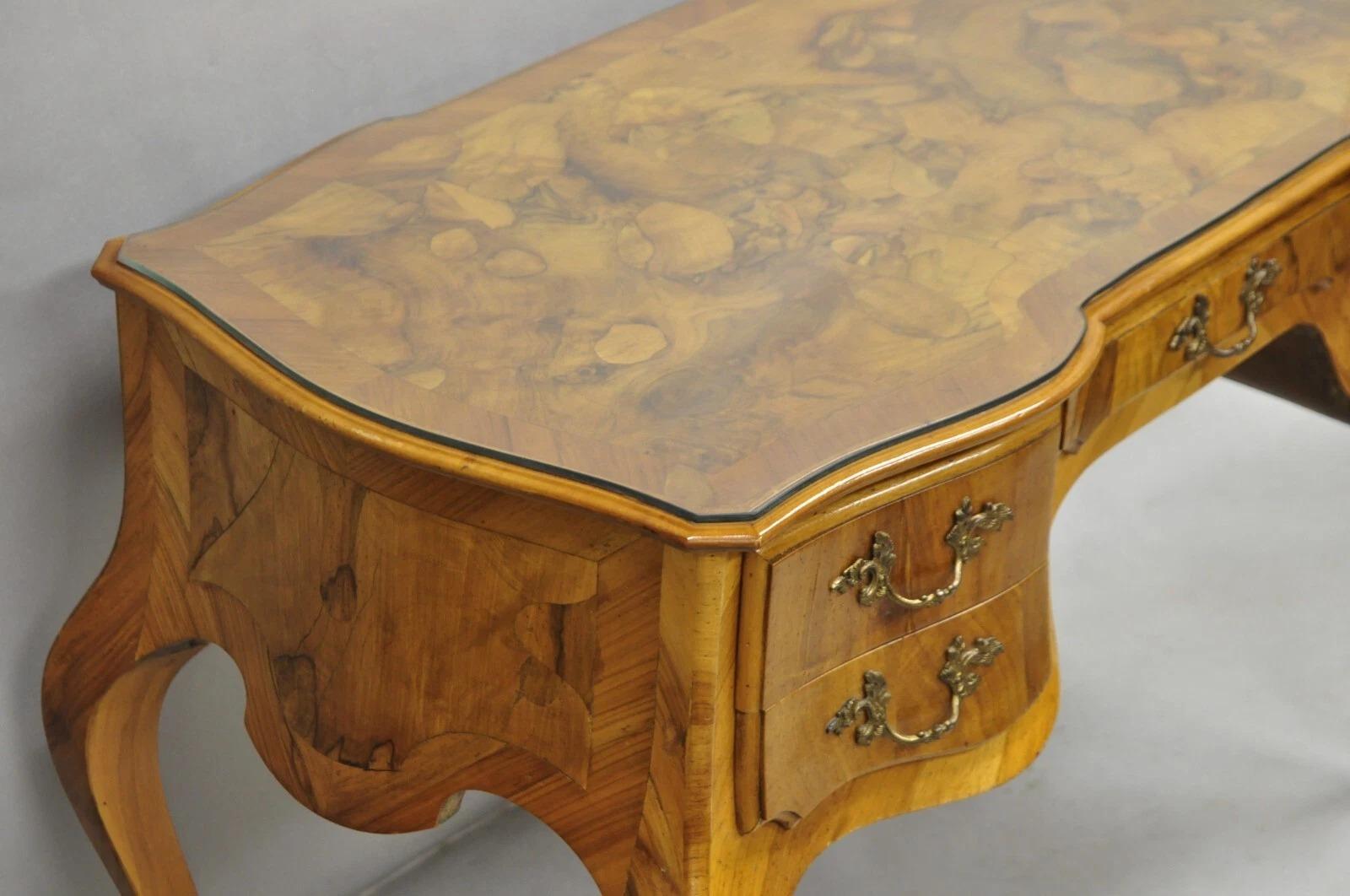 Vintage Italian Rococo French Country Bureau en bois de ronce et incrustation de bois d'olivier en vente 1