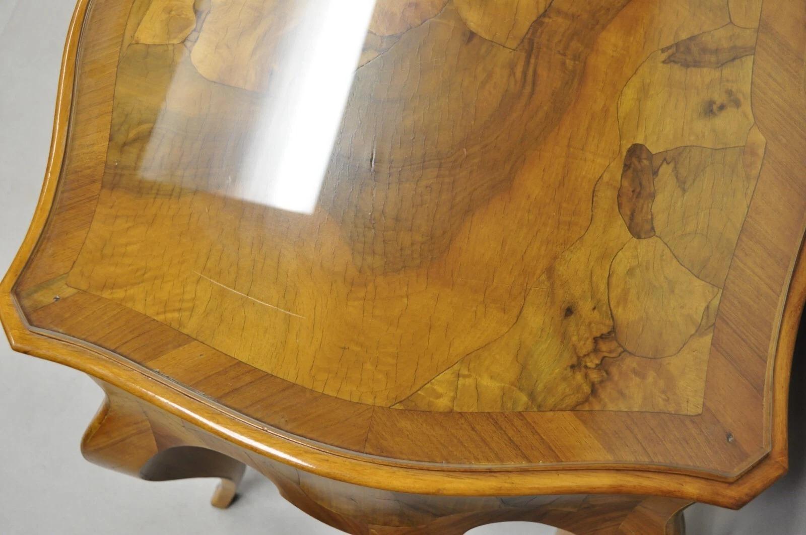 Vintage Italian Rococo French Country Bureau en bois de ronce et incrustation de bois d'olivier en vente 2