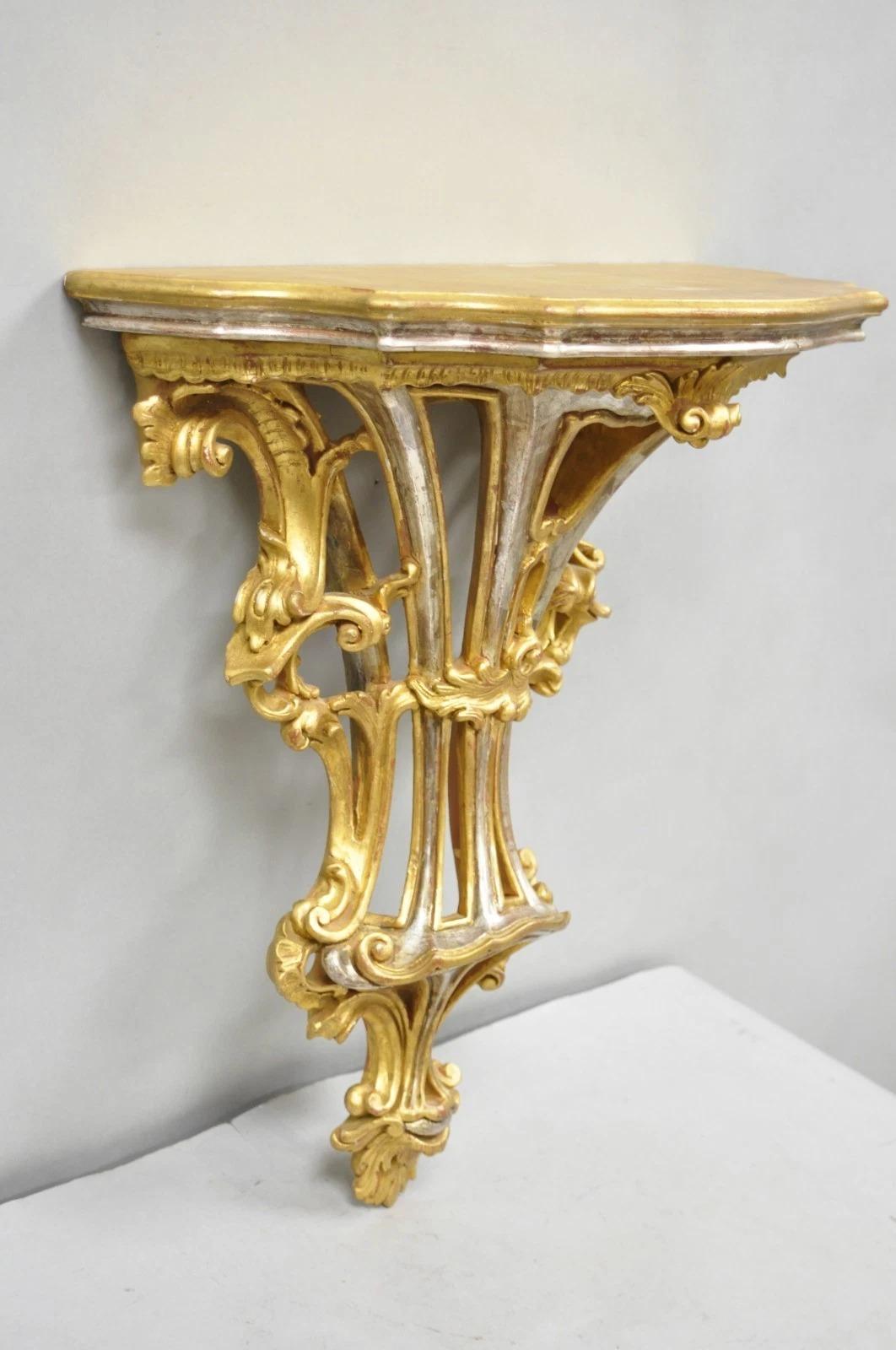 Soporte de estantería de pared grande de madera dorada y plata rococó italiana de época en venta 6