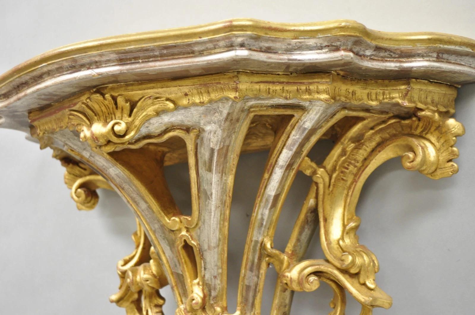 Soporte de estantería de pared grande de madera dorada y plata rococó italiana de época en venta 7