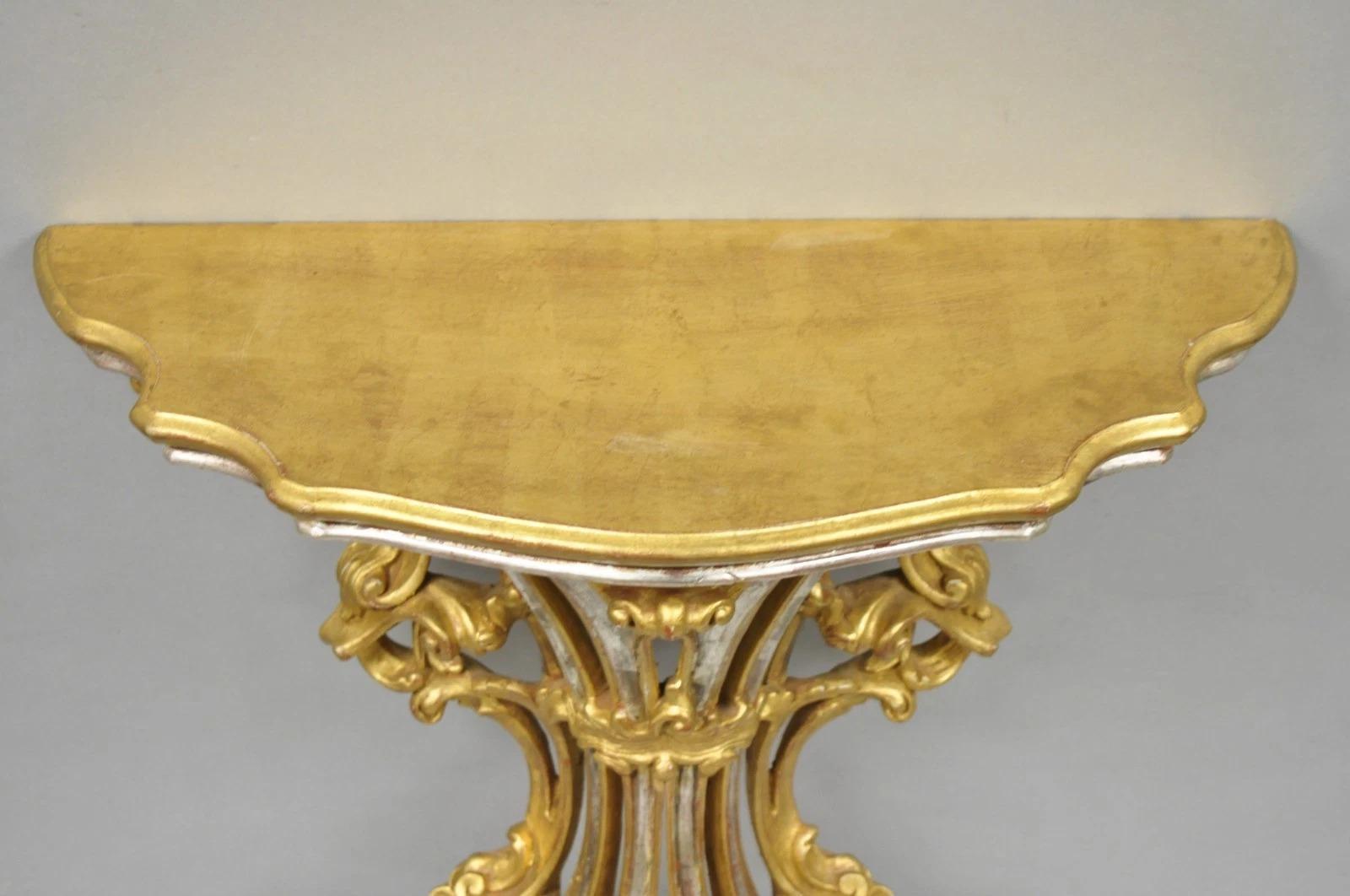 Soporte de estantería de pared grande de madera dorada y plata rococó italiana de época en Bueno estado para la venta en Philadelphia, PA