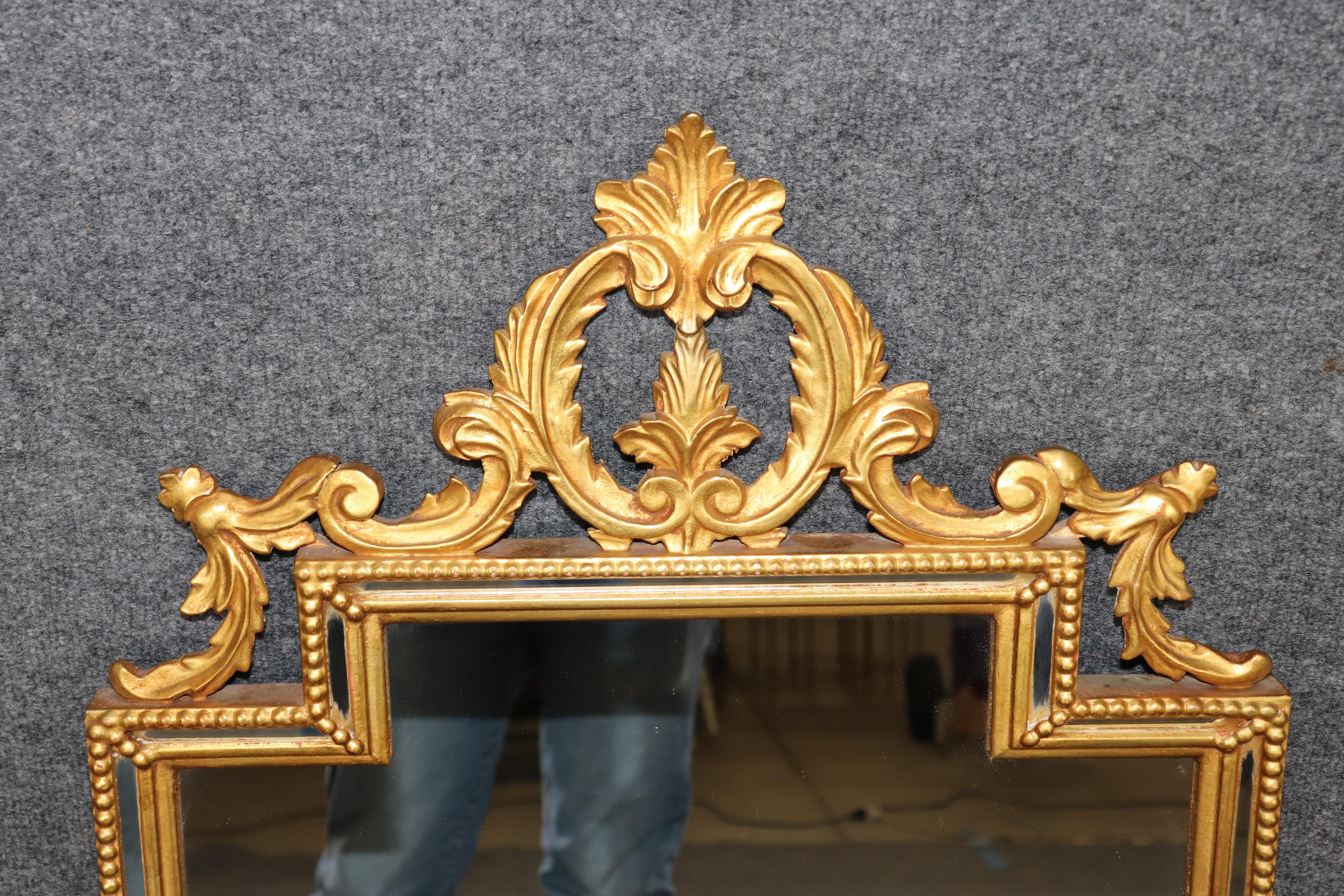 Inconnu Miroir italien de style rococo sculpté et doré en vente