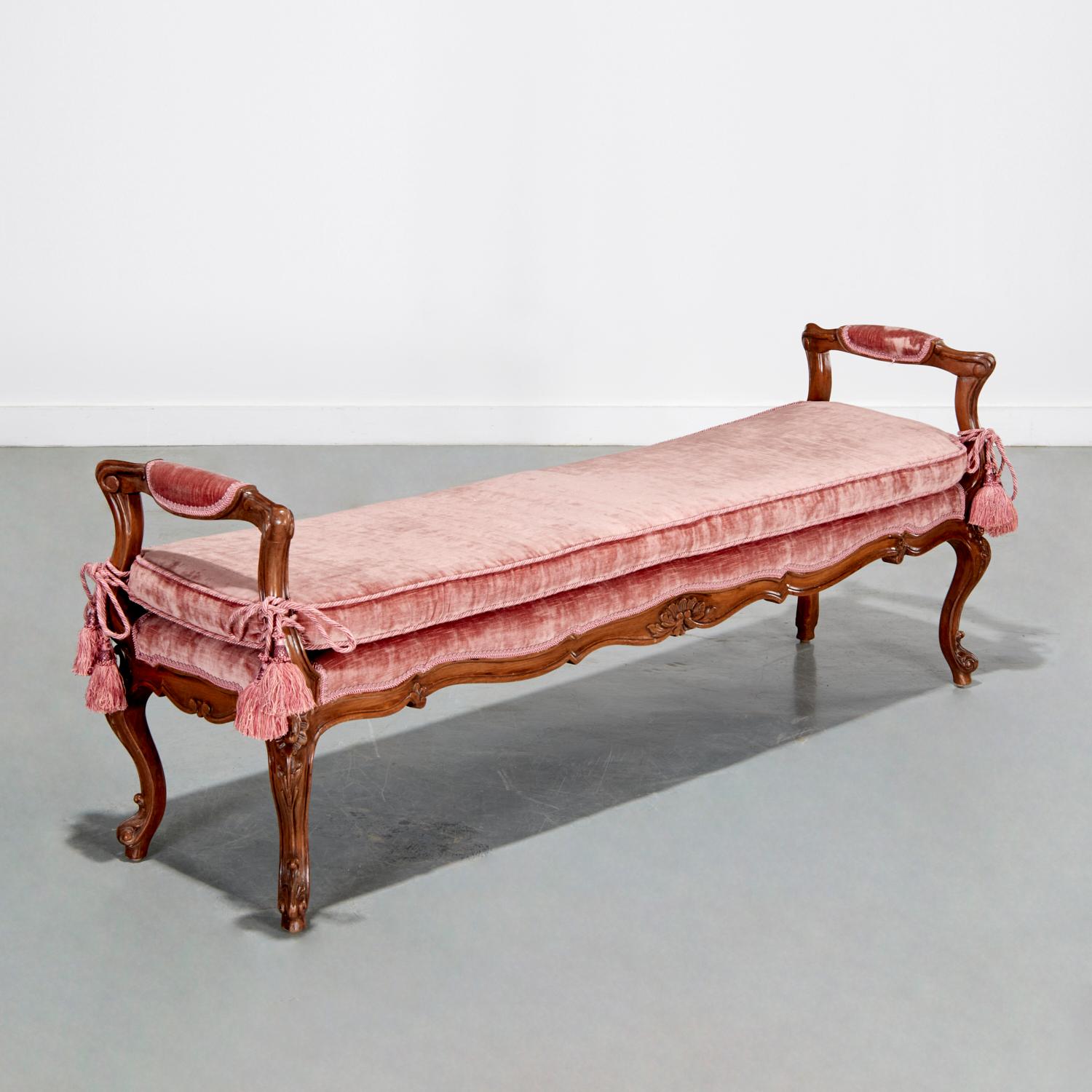 Vintage Italian Rococo Style Carved Walnut Bench with Rose Velvet Upholstery For Sale 5
