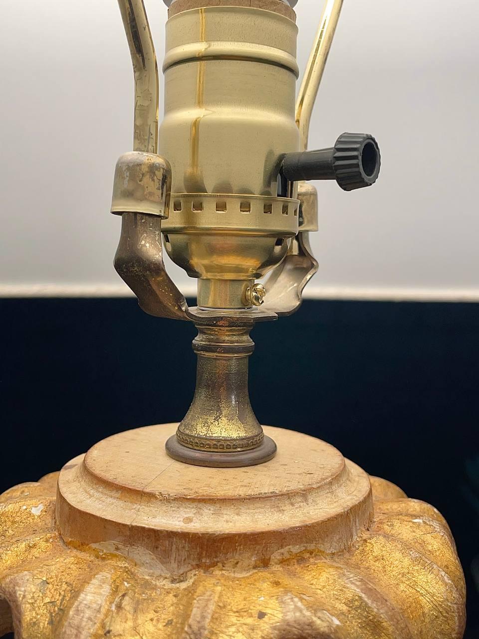Italienische geschnitzte Vintage-Holzlampe im Rokoko-Stil im Angebot 3