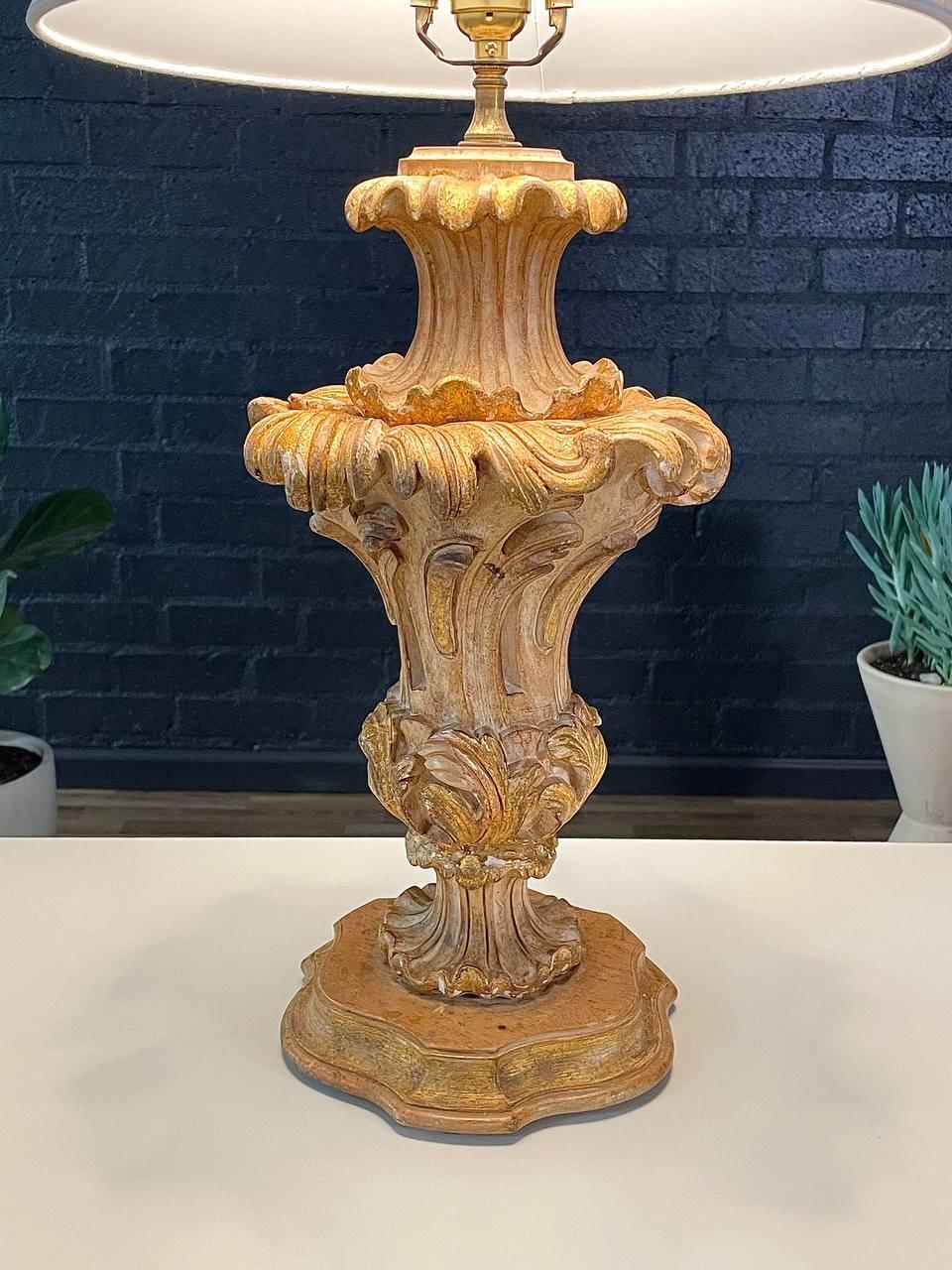Italienische geschnitzte Vintage-Holzlampe im Rokoko-Stil im Angebot 4