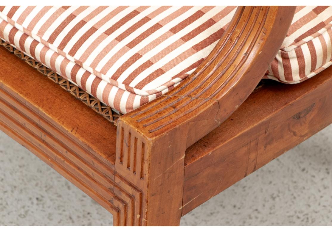 Italienischer römischer Vintage-Stuhl mit Löffelrückenlehne aus Olivenholz zur Restaurierung im Zustand „Starke Gebrauchsspuren“ im Angebot in Bridgeport, CT