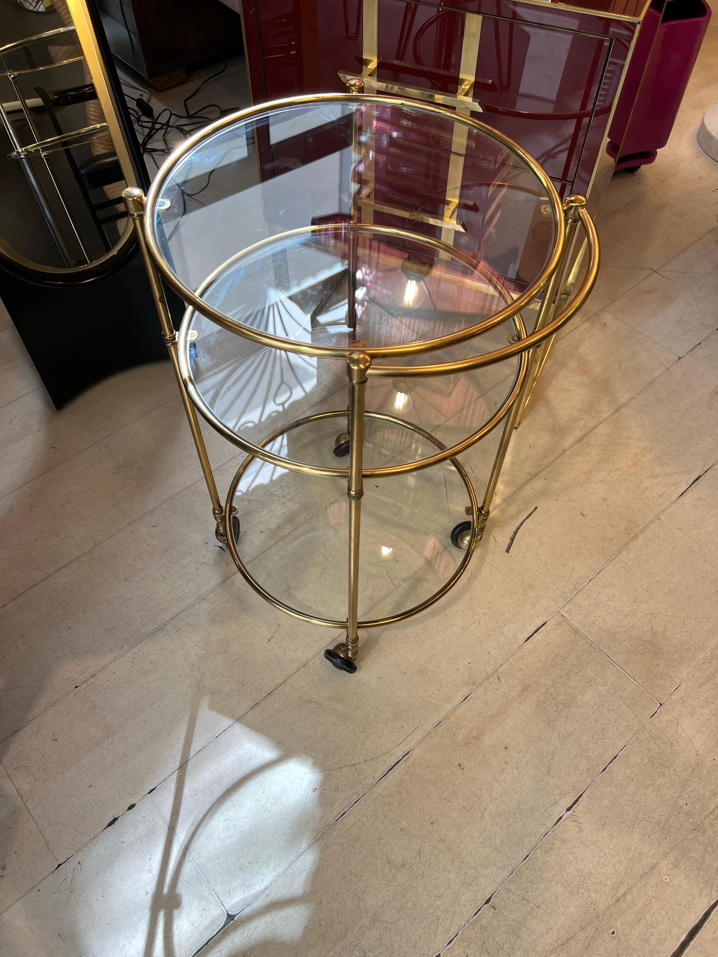 Chariot de bar rond en laiton vintage italien 1970 en vente 5