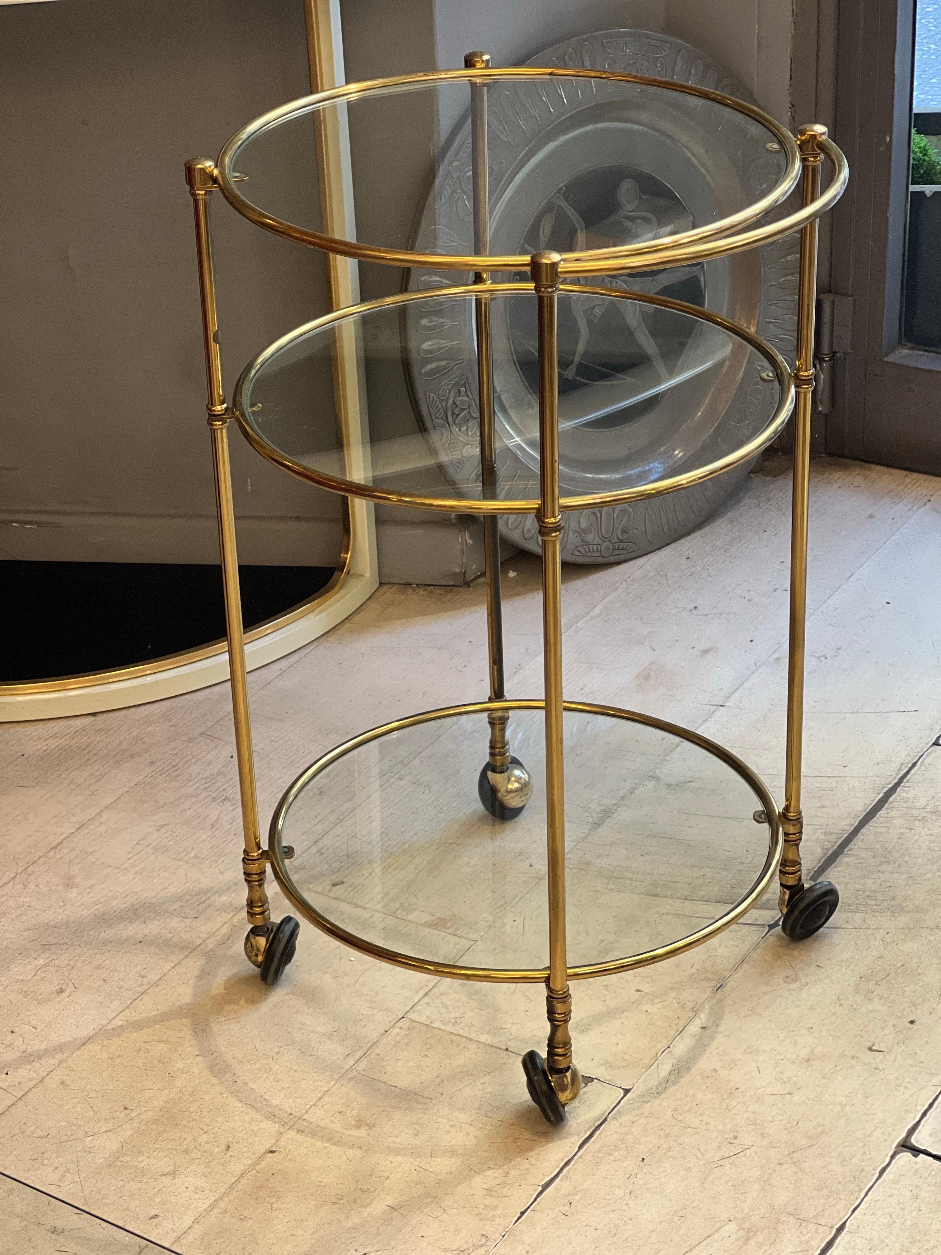 Chariot de bar rond en laiton vintage italien 1970 en vente 1
