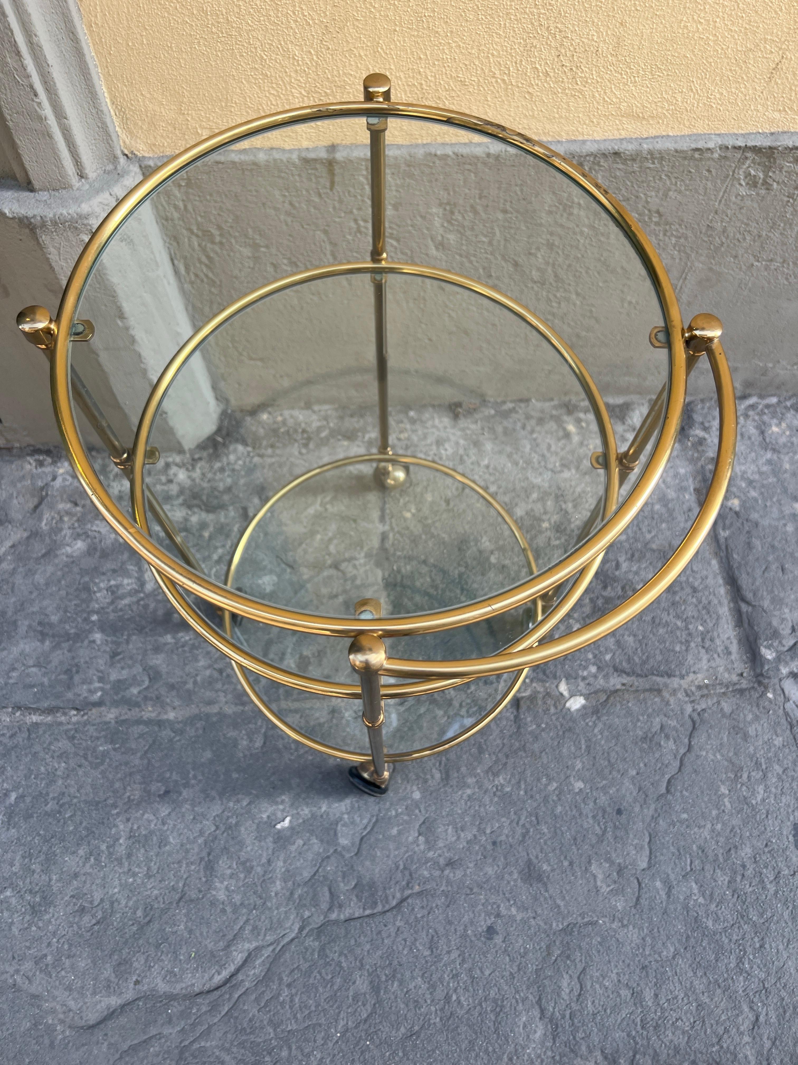 Chariot de bar rond en laiton vintage italien 1970 en vente 3