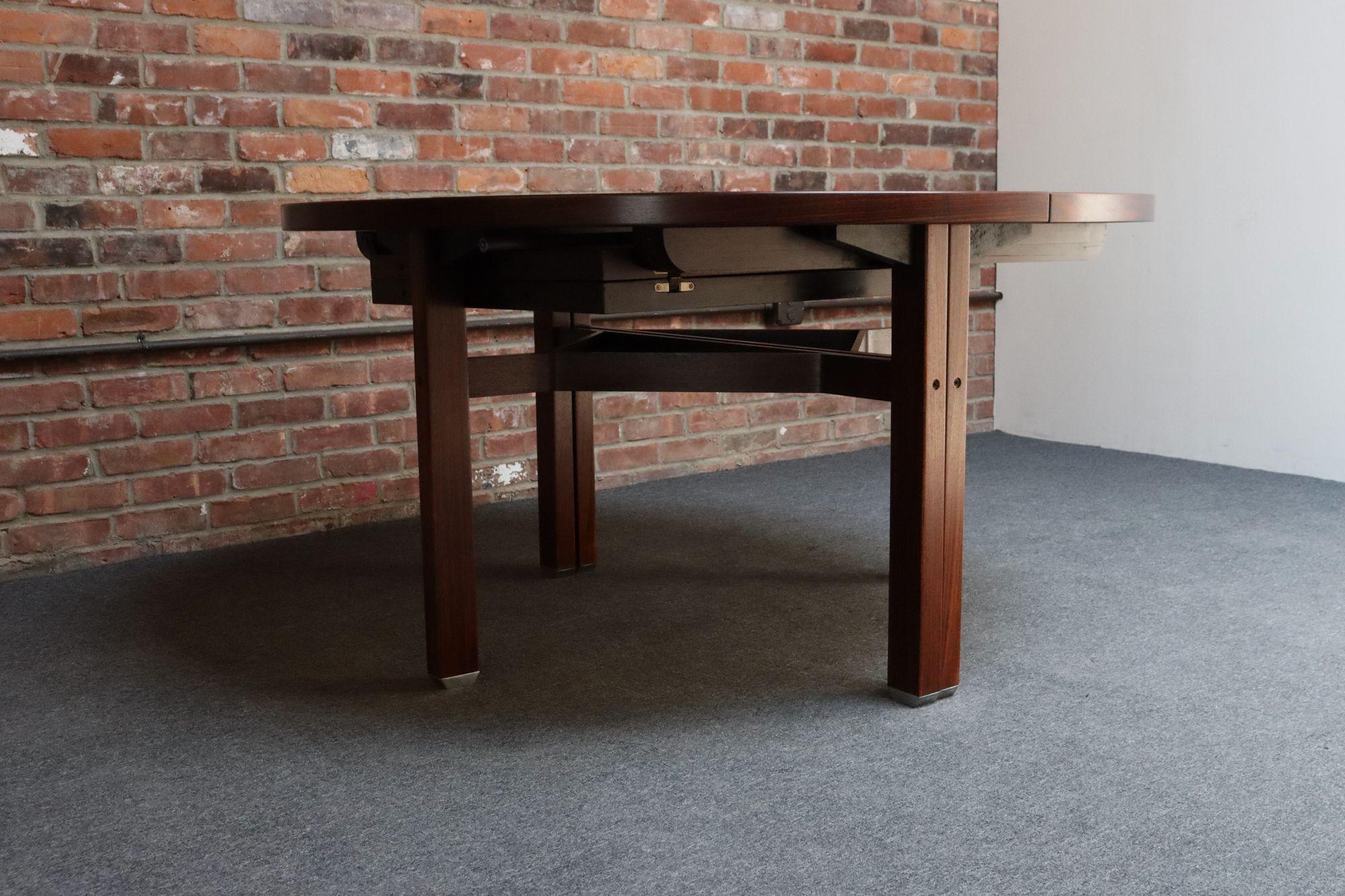 Vintage Italian Round Extendable Dining Table in Rosewood by Ico Parisi for MIM For Sale 4