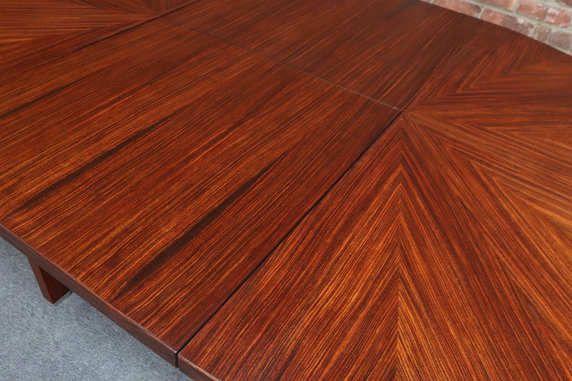 Vintage Italian Round Extendable Dining Table in Rosewood by Ico Parisi for MIM For Sale 5