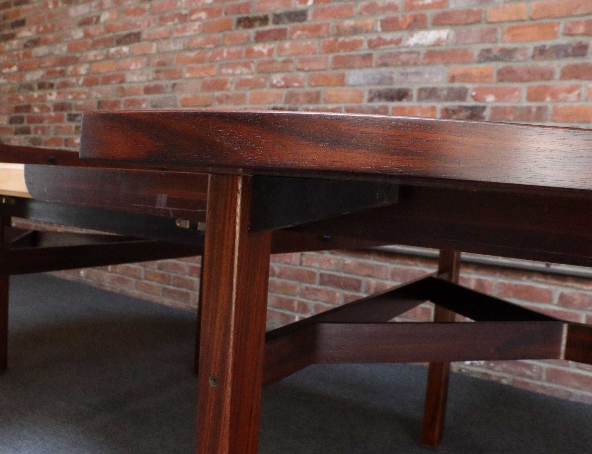 Vintage Italian Round Extendable Dining Table in Rosewood by Ico Parisi for MIM For Sale 10