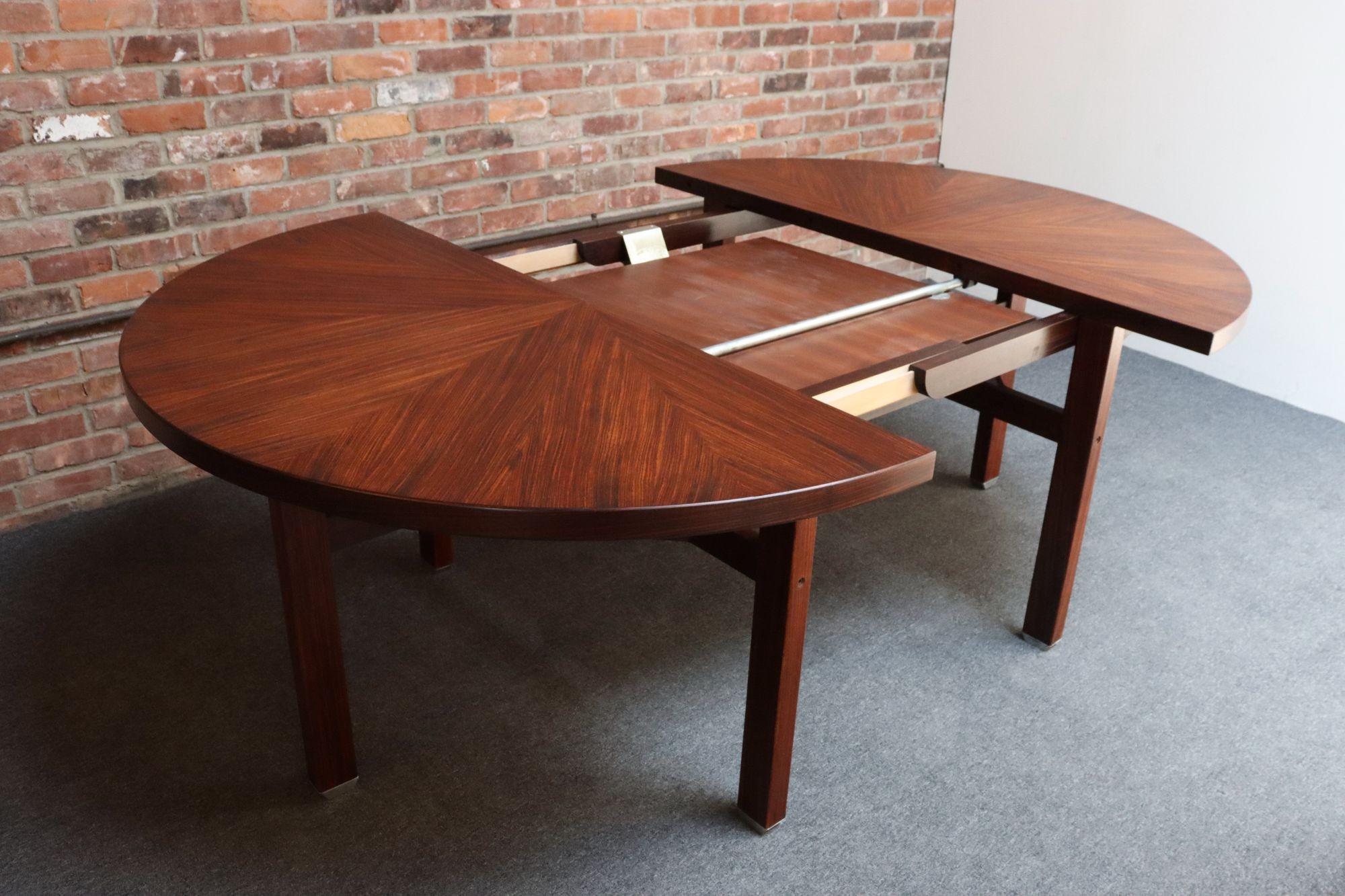 Mid-20th Century Vintage Italian Round Extendable Dining Table in Rosewood by Ico Parisi for MIM For Sale