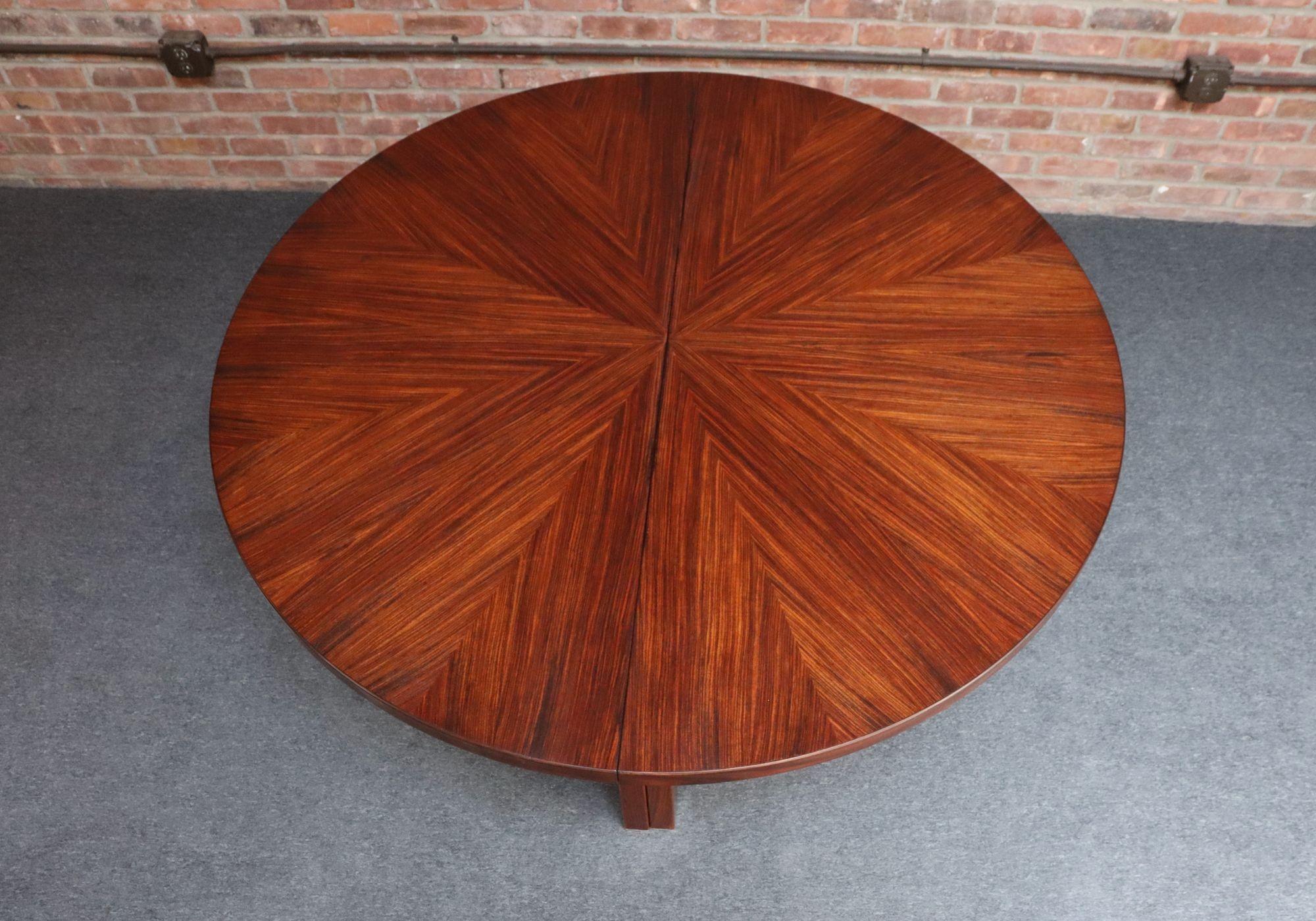 Vintage Italian Round Extendable Dining Table in Rosewood by Ico Parisi for MIM For Sale 1