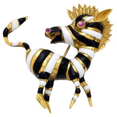 Vintage Italian ruby 18k yellow gold enamel zebra brooch