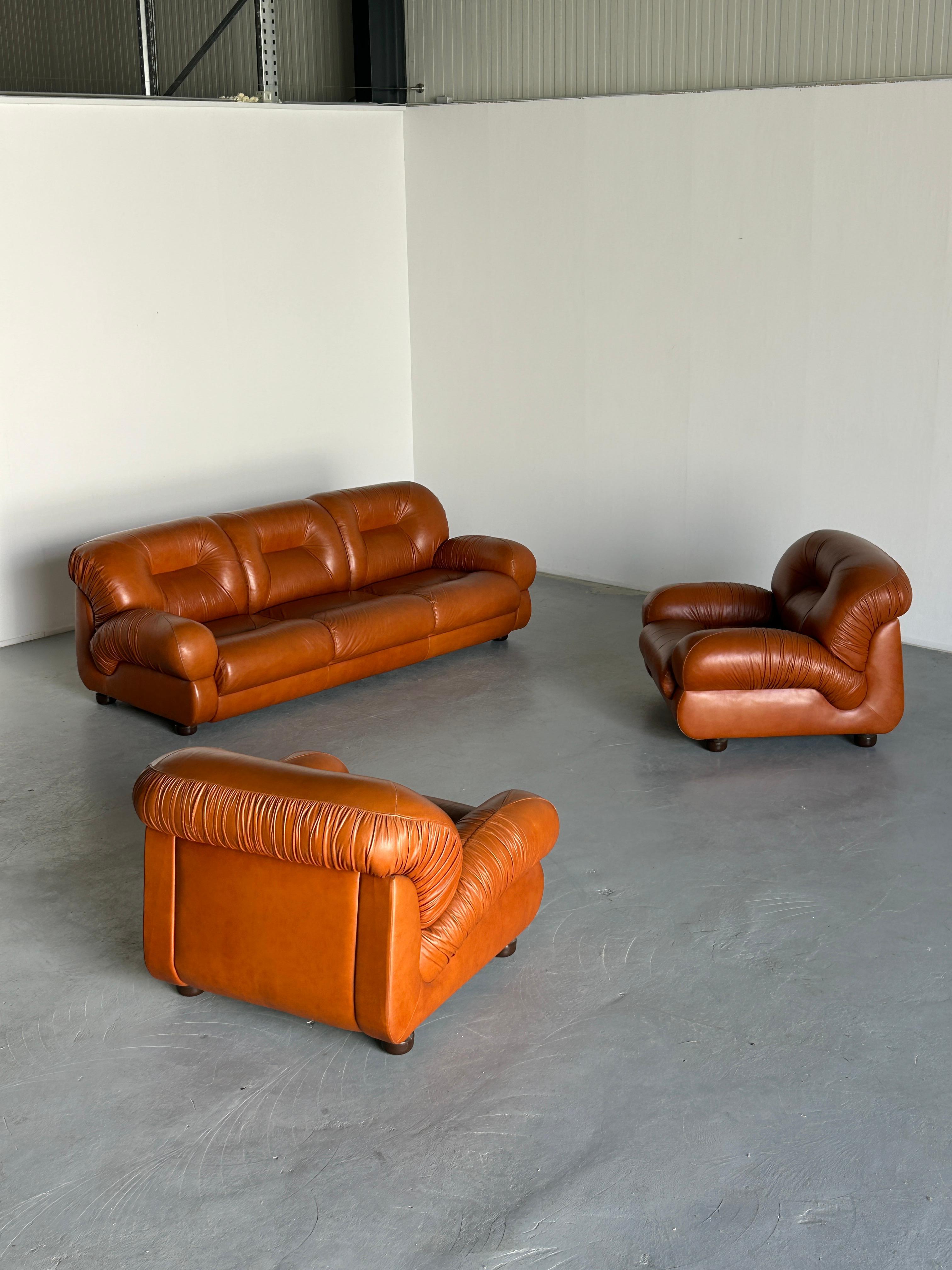 Vintage Italian Ruched Cognac Leather Mid-Century Modern Seating Set, 1970s For Sale 3