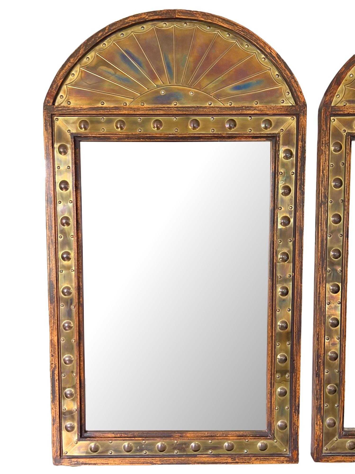 Vintage Italian Sarreid Studded Brass Repoussé Arched Wall Mirrors, Pair In Good Condition In Harlingen, TX
