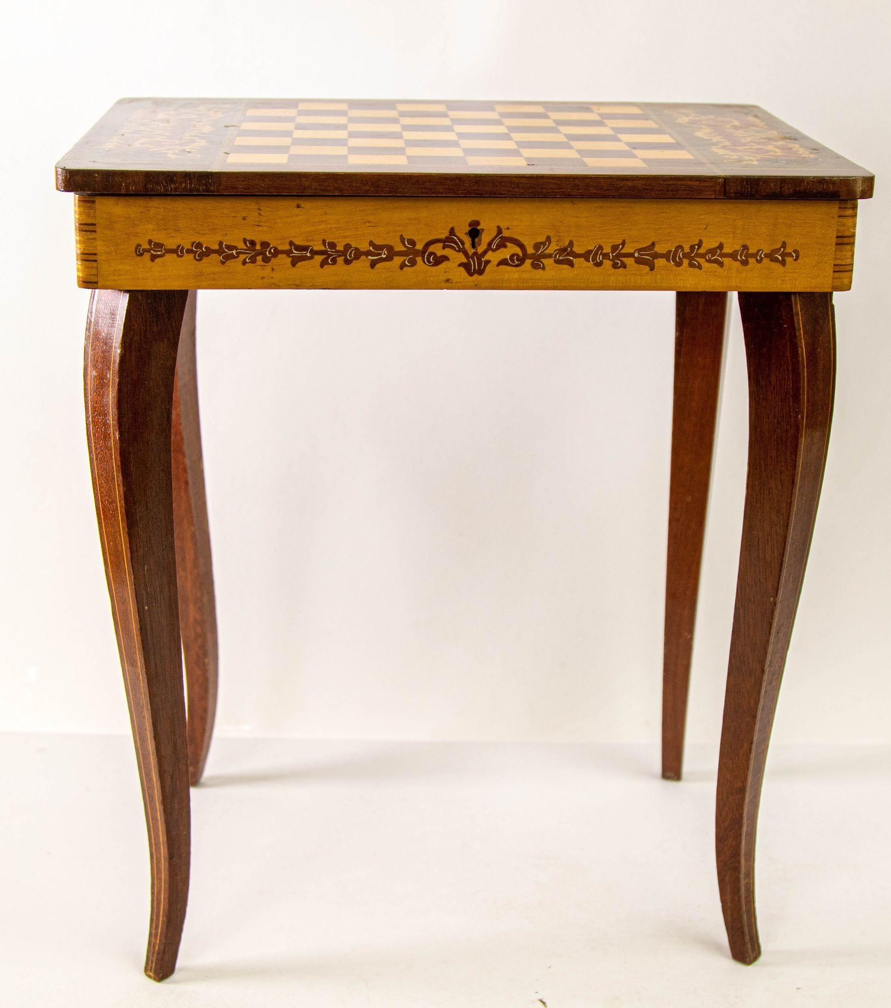 Vintage Italian Satinwood Inlaid Marquetry Music Box Side Table, Chess Game Tabl For Sale 8