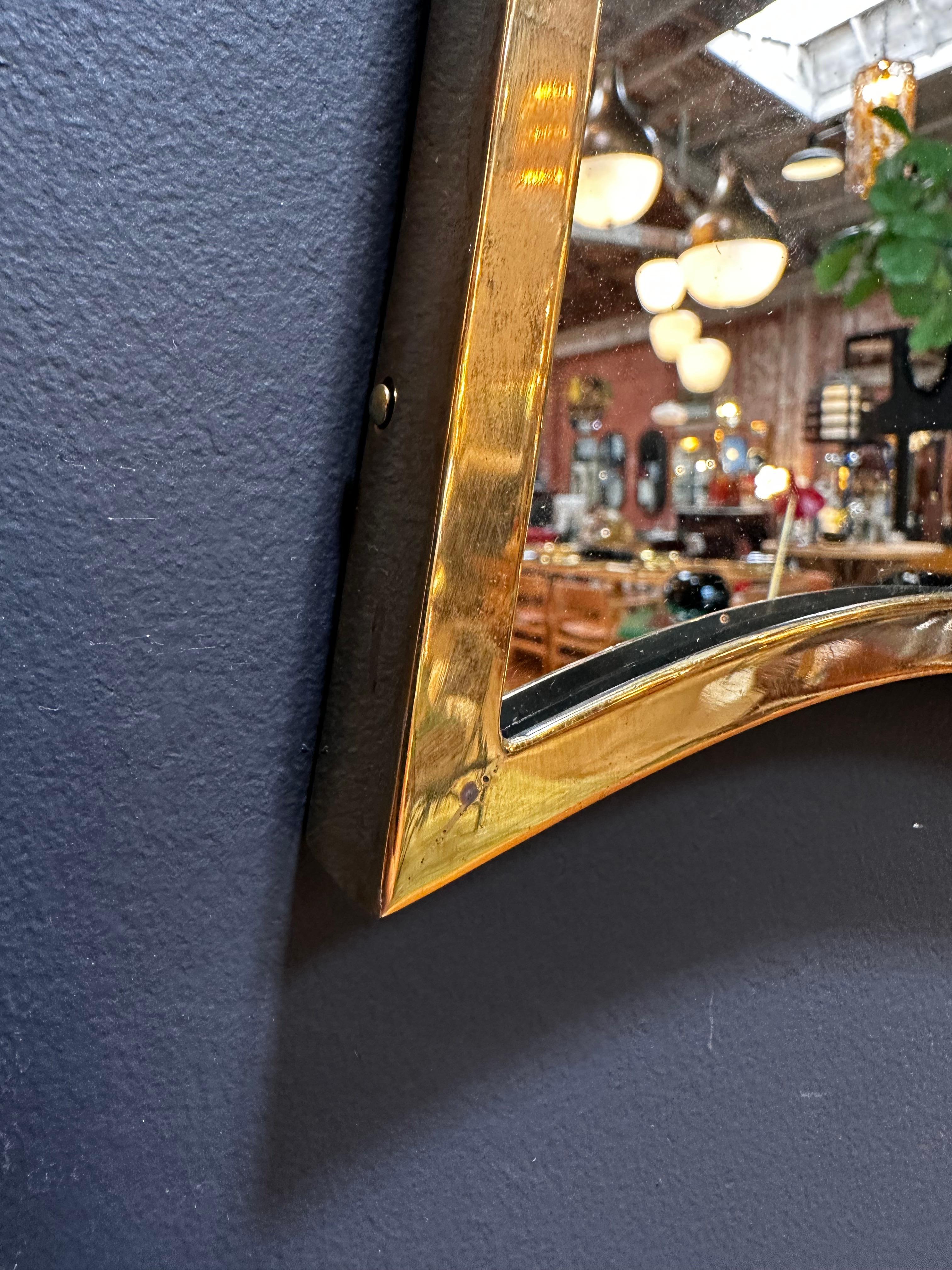 Vintage Italian Sculptural Brass Wall Mirror Italy 1970s In Good Condition For Sale In Los Angeles, CA