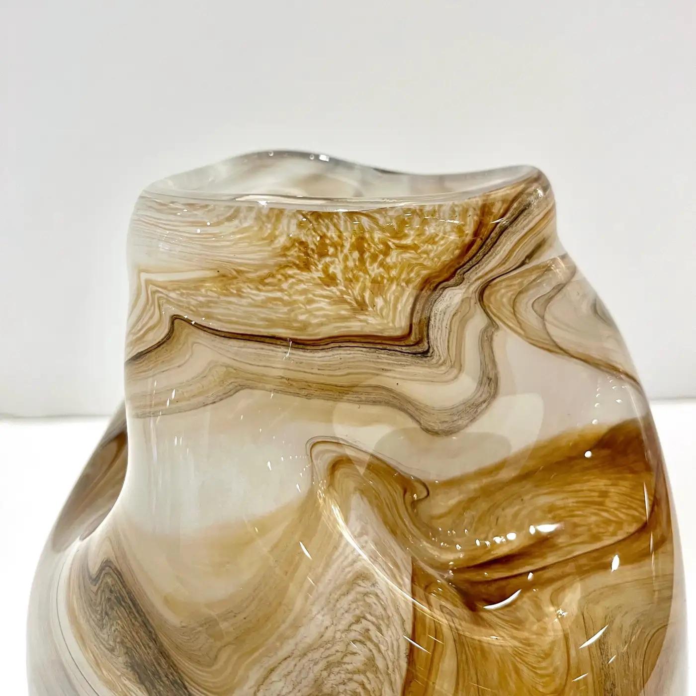 20ième siècle Vintage Italian Sculptural Organic Marbleized Lace Brown Beige Murano Glass Vase