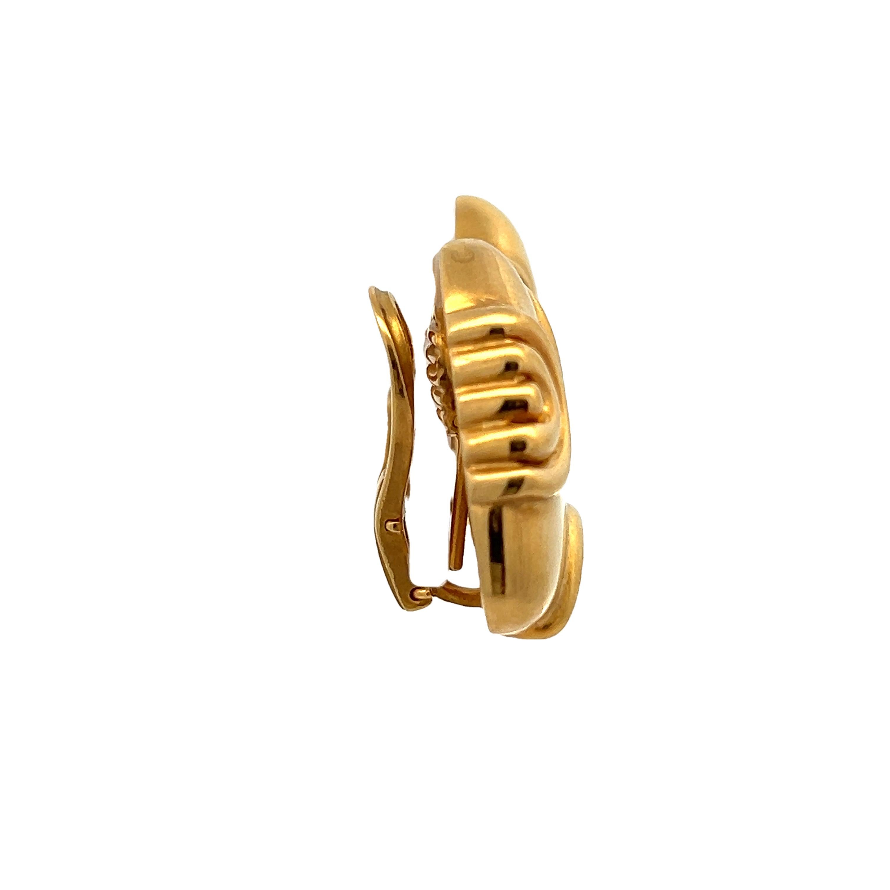 Vintage Italian Sculptural Swirl Clip-On Earrings in 18K Yellow Gold For Sale 3