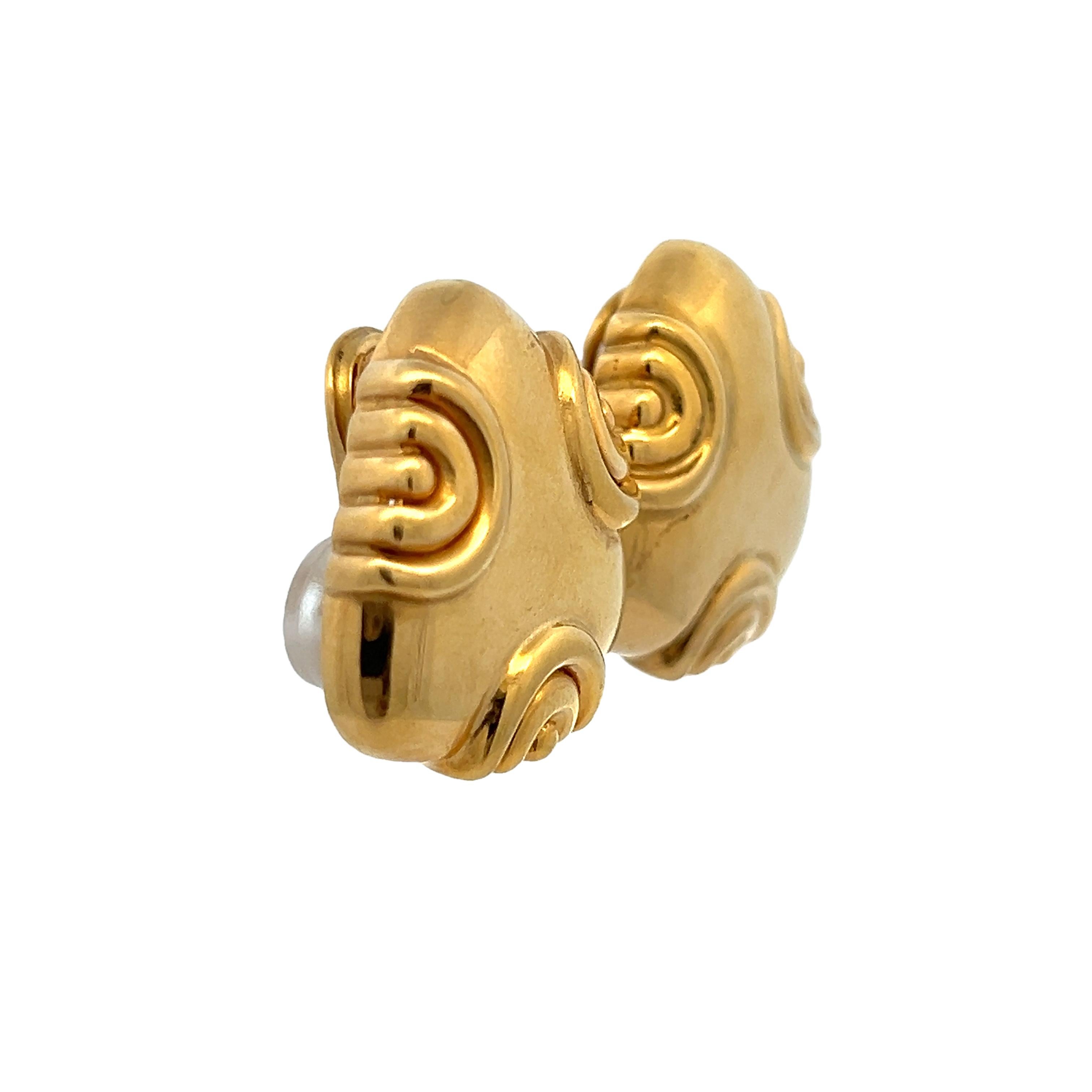 Vintage Italian Sculptural Swirl Clip-On Earrings in 18K Yellow Gold For Sale 4