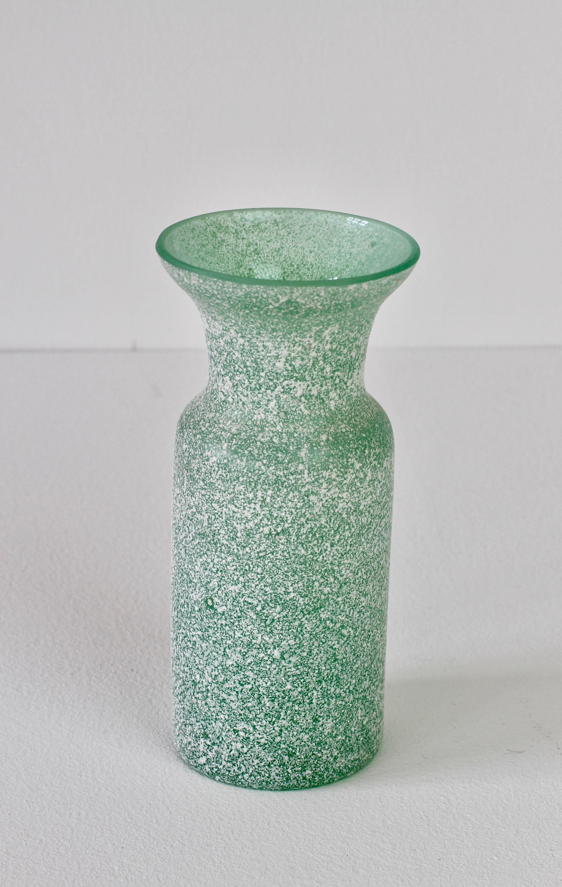 Mid-Century Modern Vintage Italian Seguso Vetri d'Arte Green 'a Scavo' Murano Glass Vase or Vessel