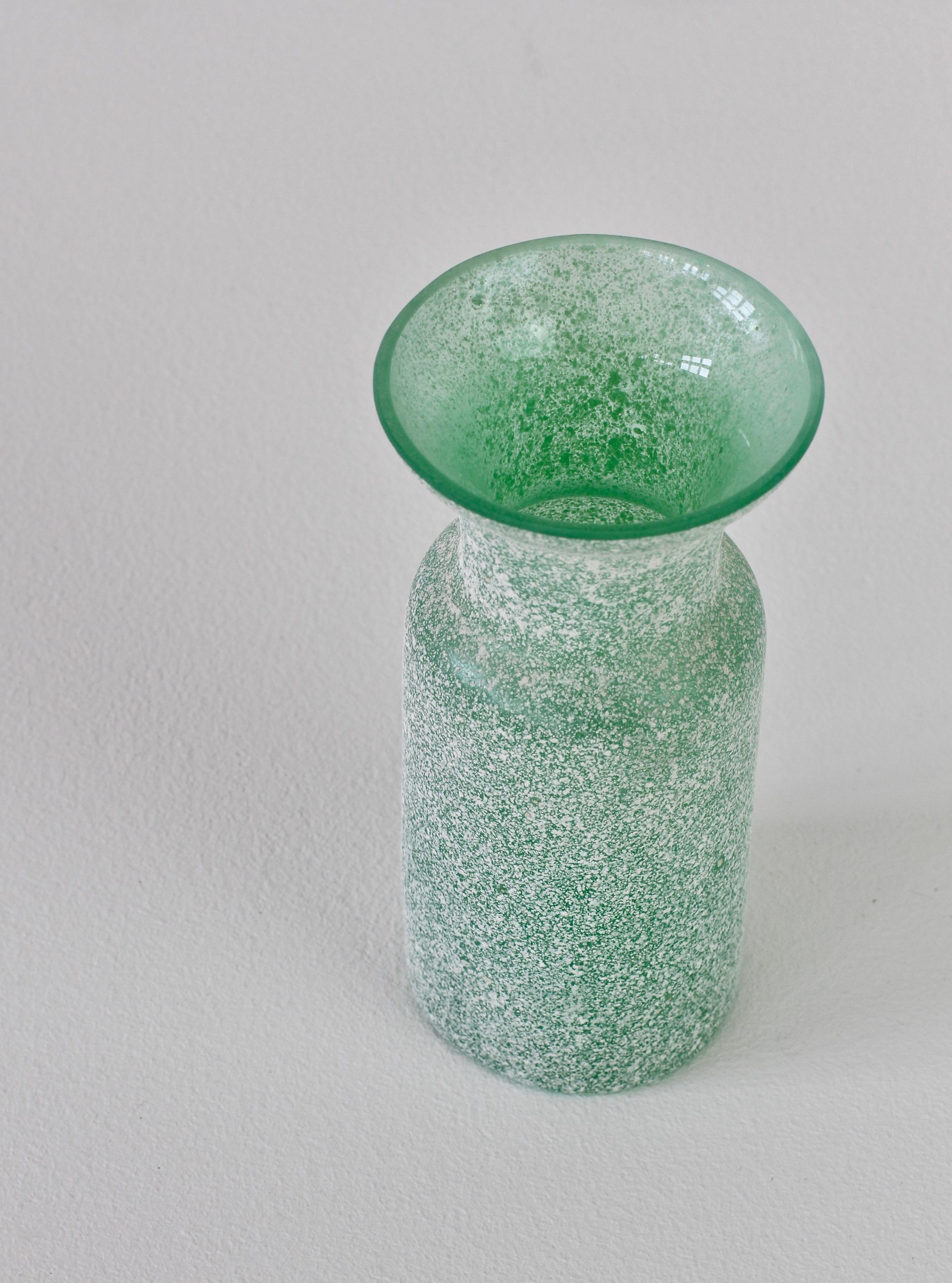 20th Century Vintage Italian Seguso Vetri d'Arte Green 'a Scavo' Murano Glass Vase or Vessel