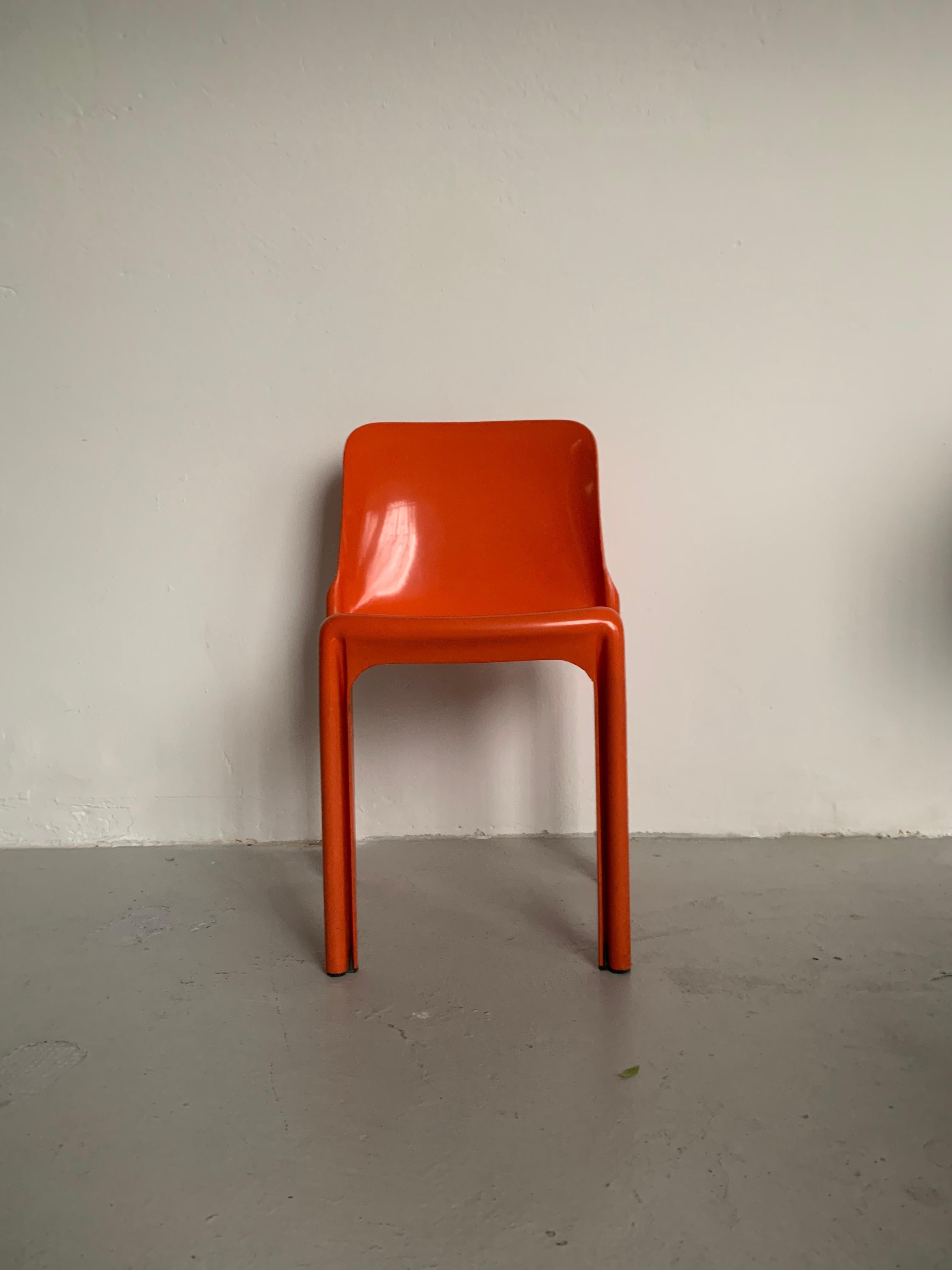 Vintage Italian Selene Chair in Orange Plastic, by Vico Magistretti for Artemide In Good Condition In Milan, IT