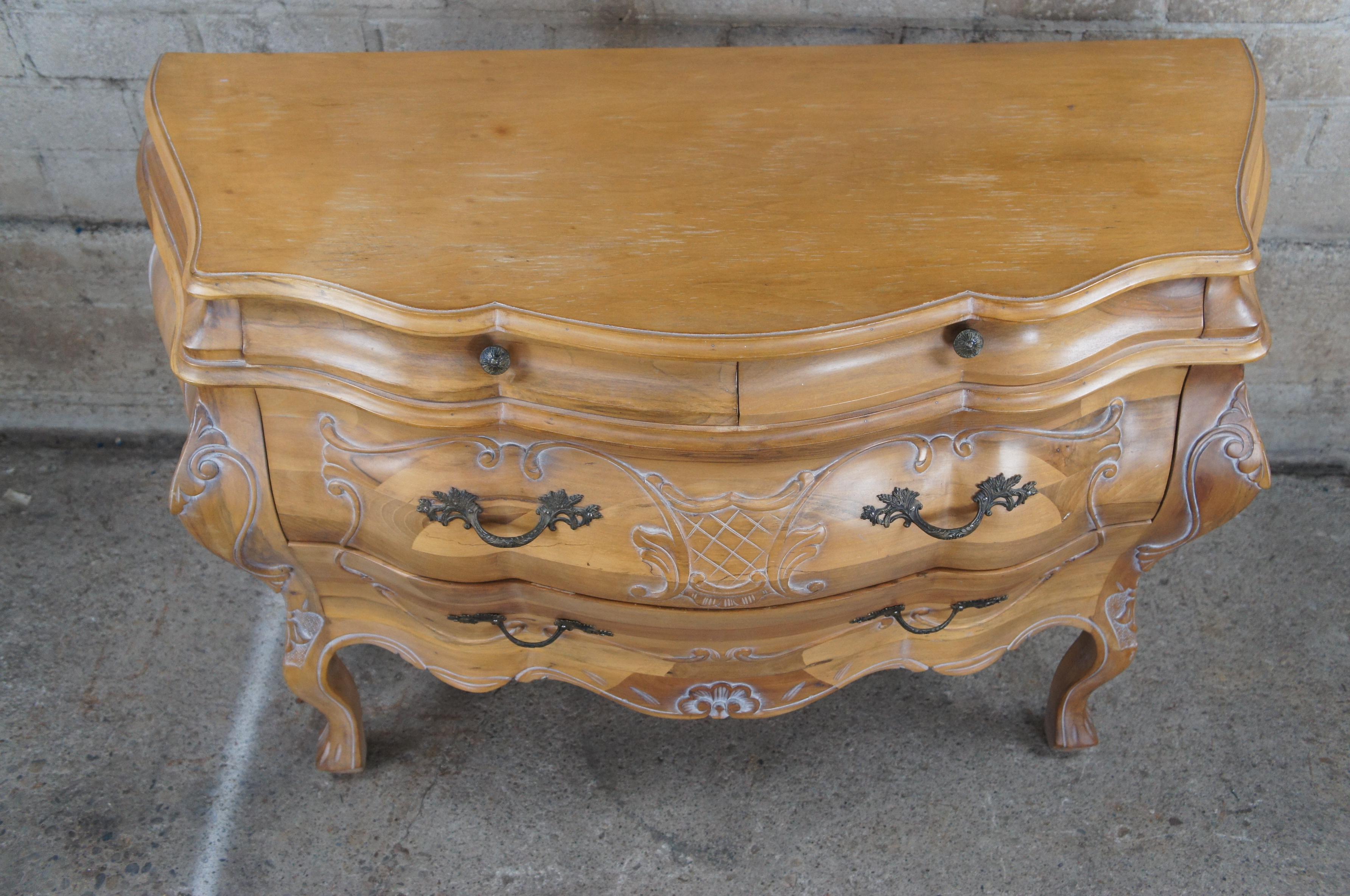 Vintage Italian Serpentine Bombe Chest Bow Front Dresser Pine Commode Italy In Good Condition In Dayton, OH