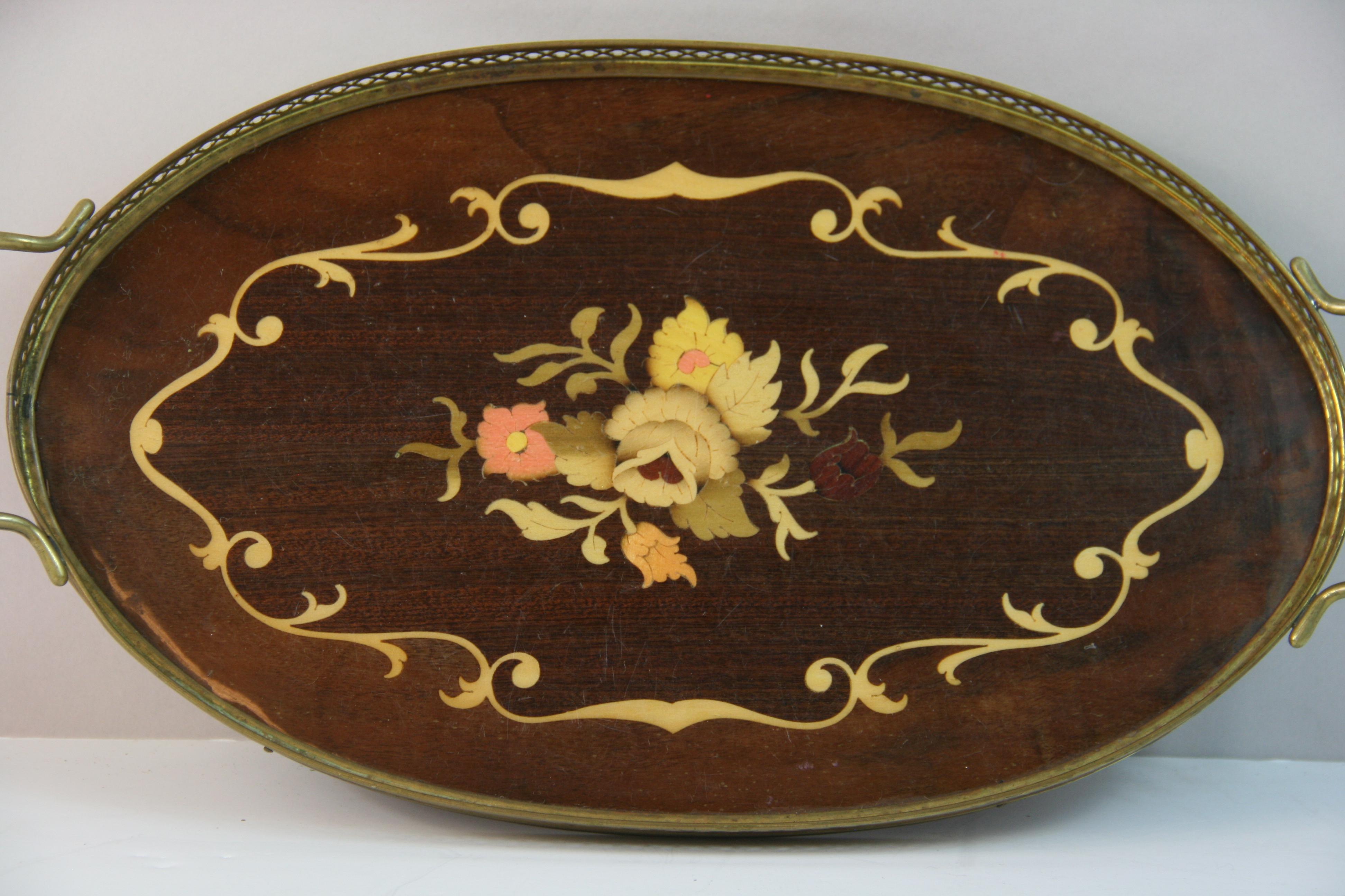 Vintage Italian Serving Tray Inlaid Wood Brass Rim and Handles, 1960's In Good Condition For Sale In Douglas Manor, NY