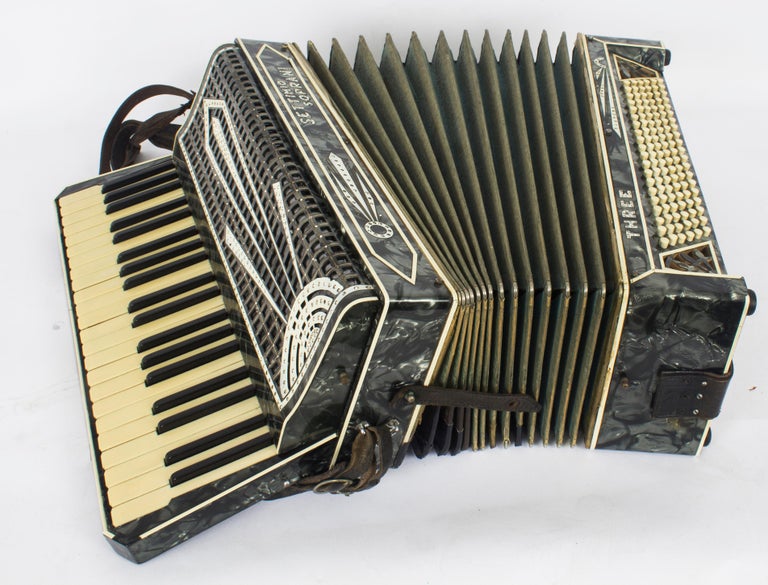 Vintage Italian Settimio Soprani III Gray Pearl Accordion at 1stDibs
