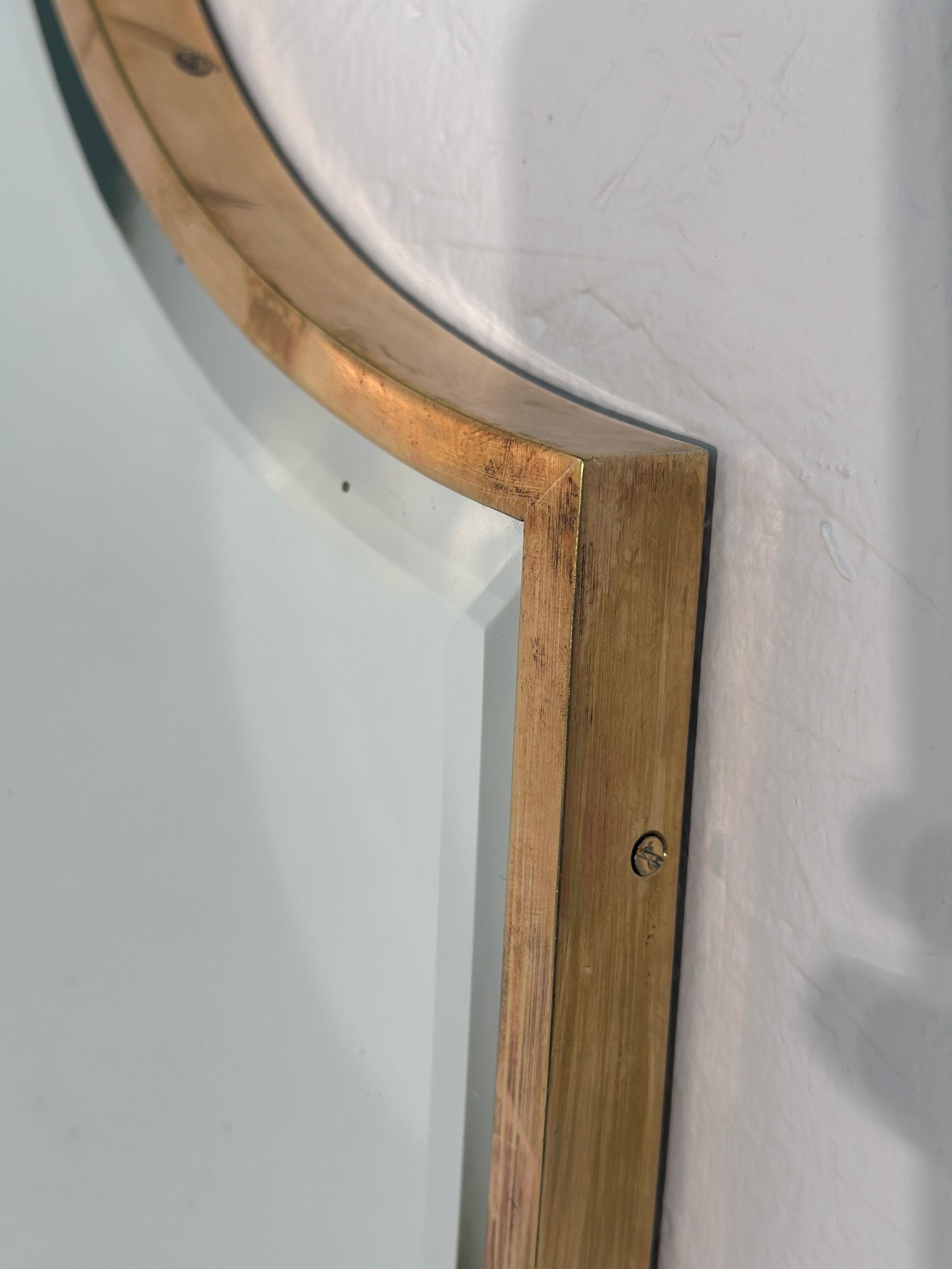 Espejo de pared escudo italiano vintage años 1960 Moderno de mediados de siglo en venta