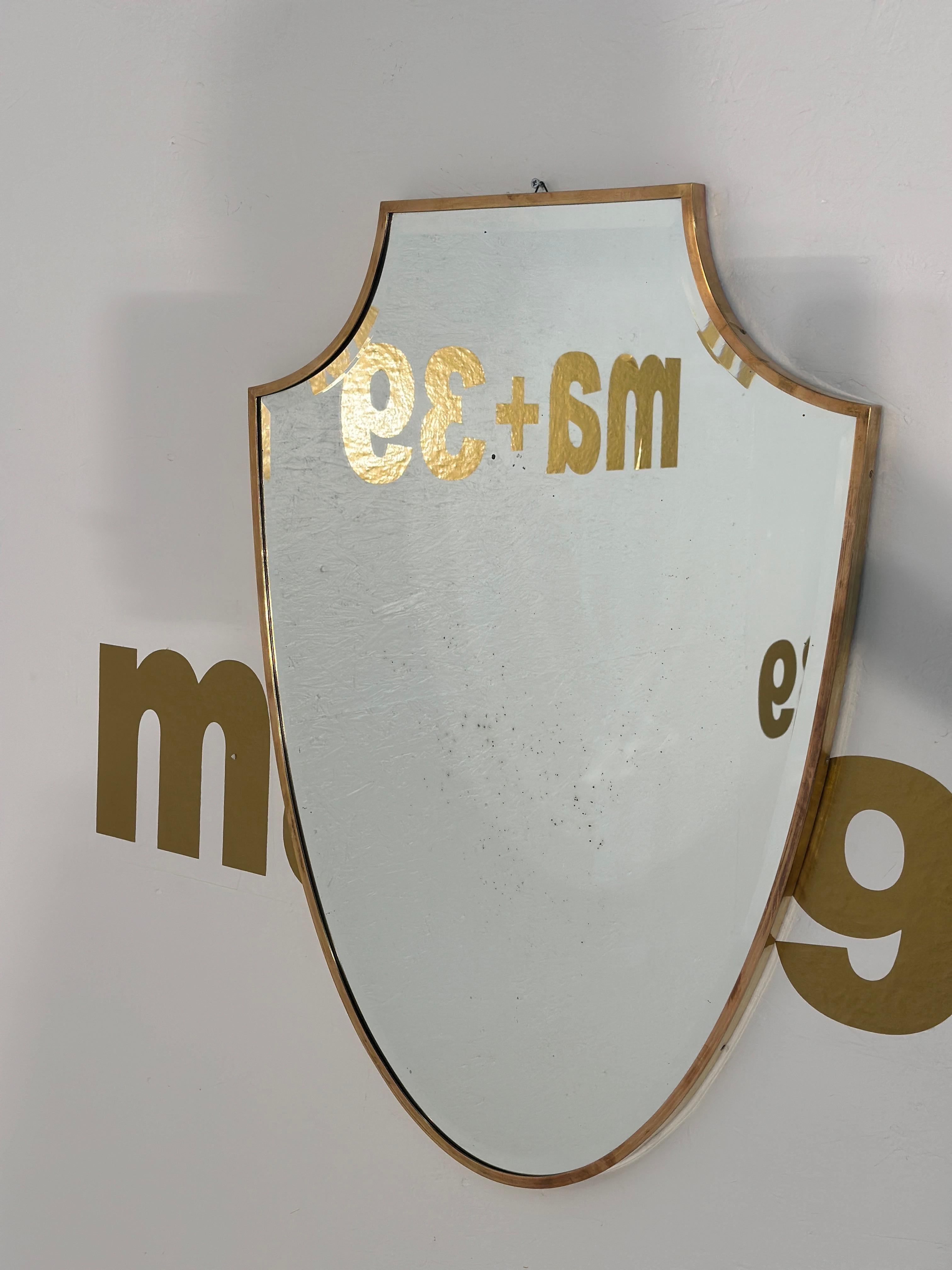 Espejo de pared escudo italiano vintage años 1960 Italiano en venta
