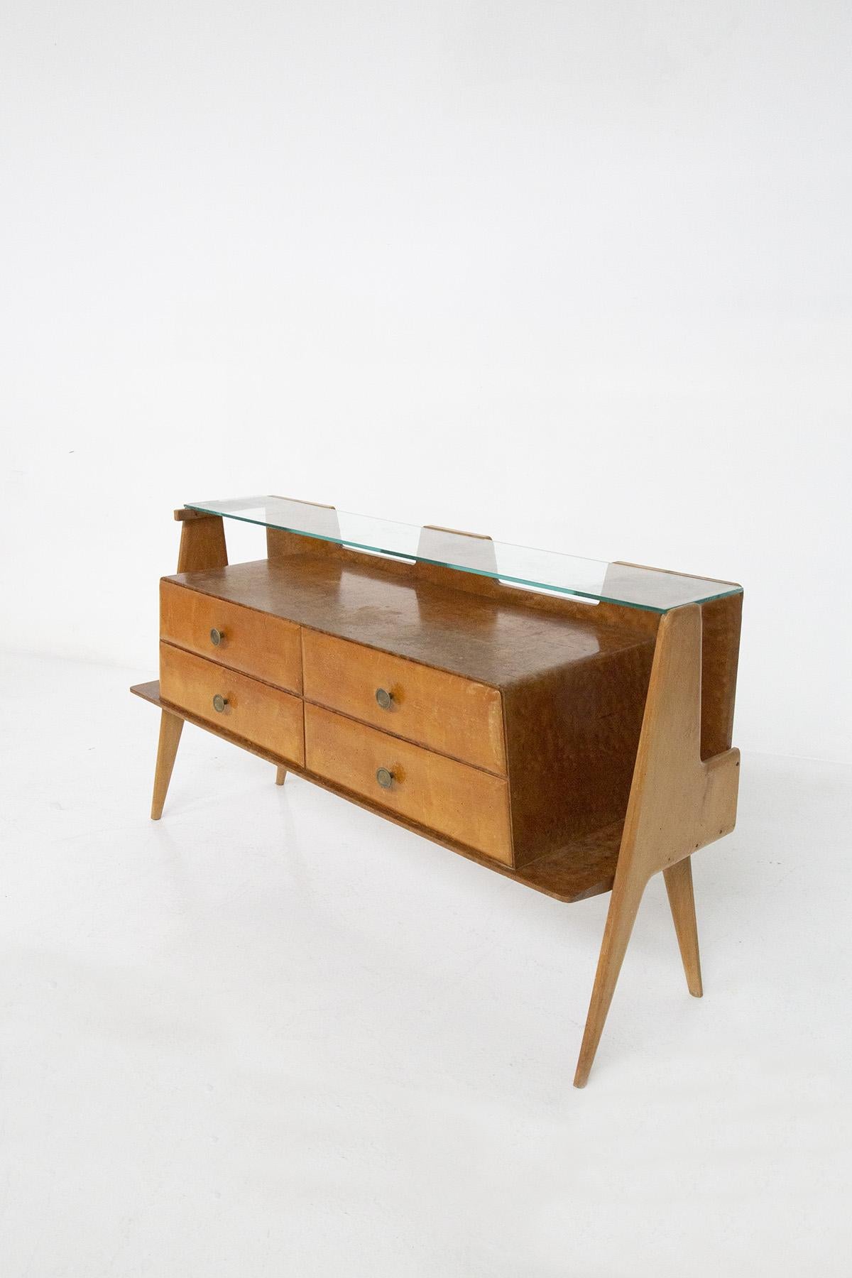 Vintage Italian Sideboard in Wood Brass and Glass In Good Condition In Milano, IT