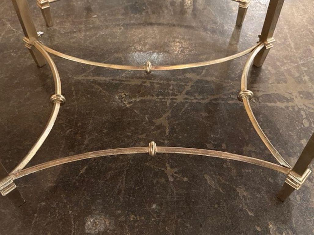 Miroir Vintage Italian Silver Leaf 3 Section Coffee Table with Mirrored Top (Table basse à 3 sections avec plateau en miroir) en vente