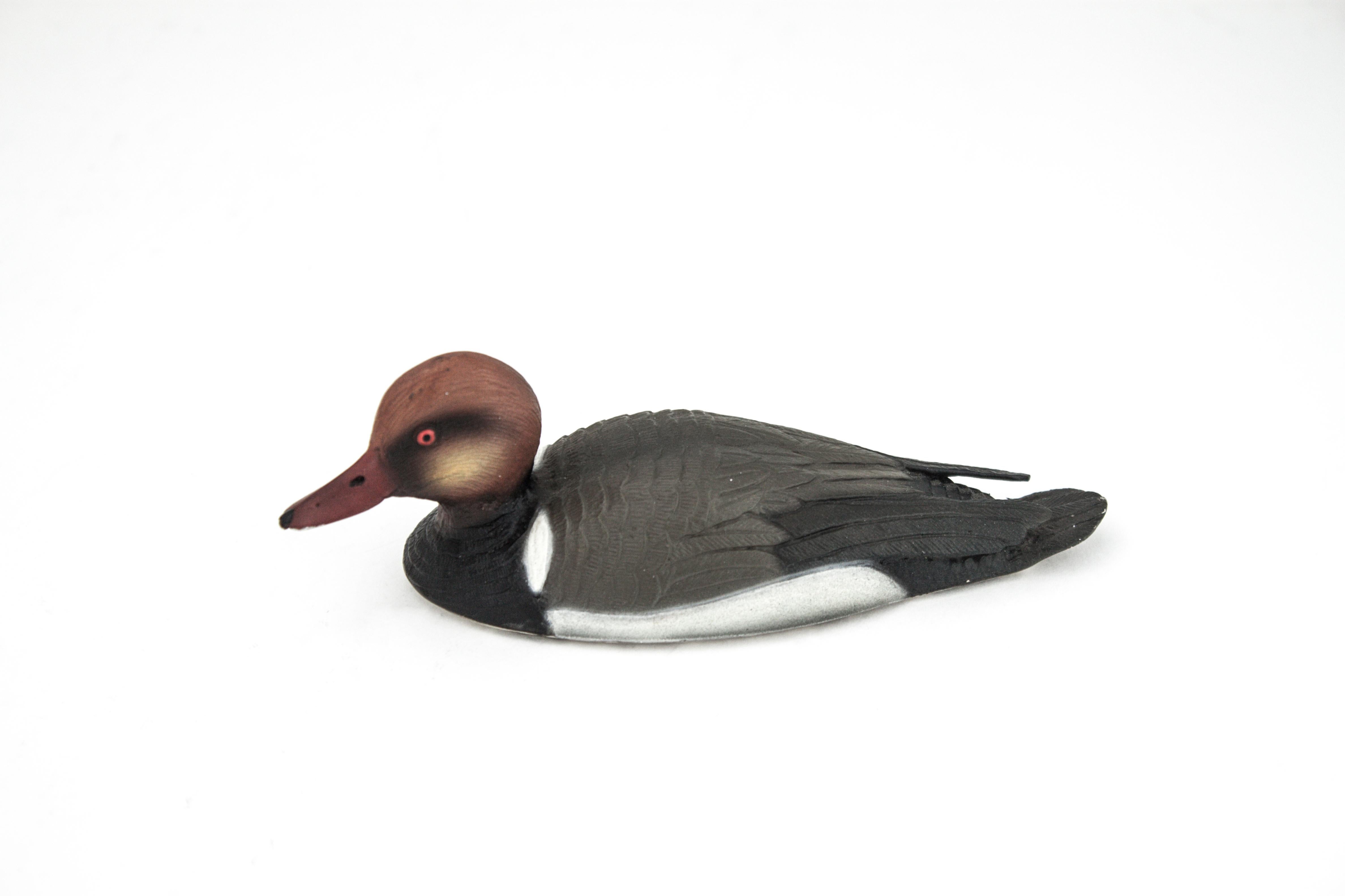 Vintage Italian 800. silver miniature enameled painted duck
Made in Italy, 1974
Maker: R.Miracoli eF.

Rear has engraving 