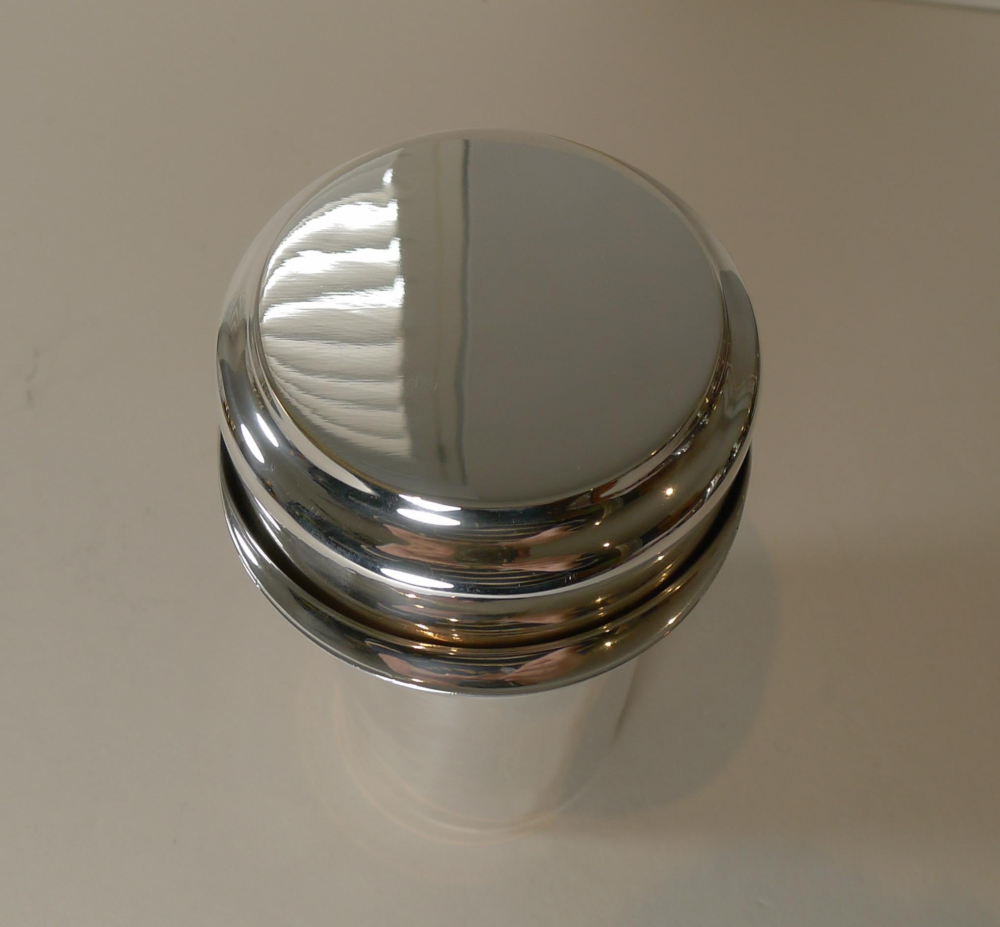 Vintage Italian Silver Plated Cocktail Shaker by Lino Sabattini, c.1960 For Sale 8